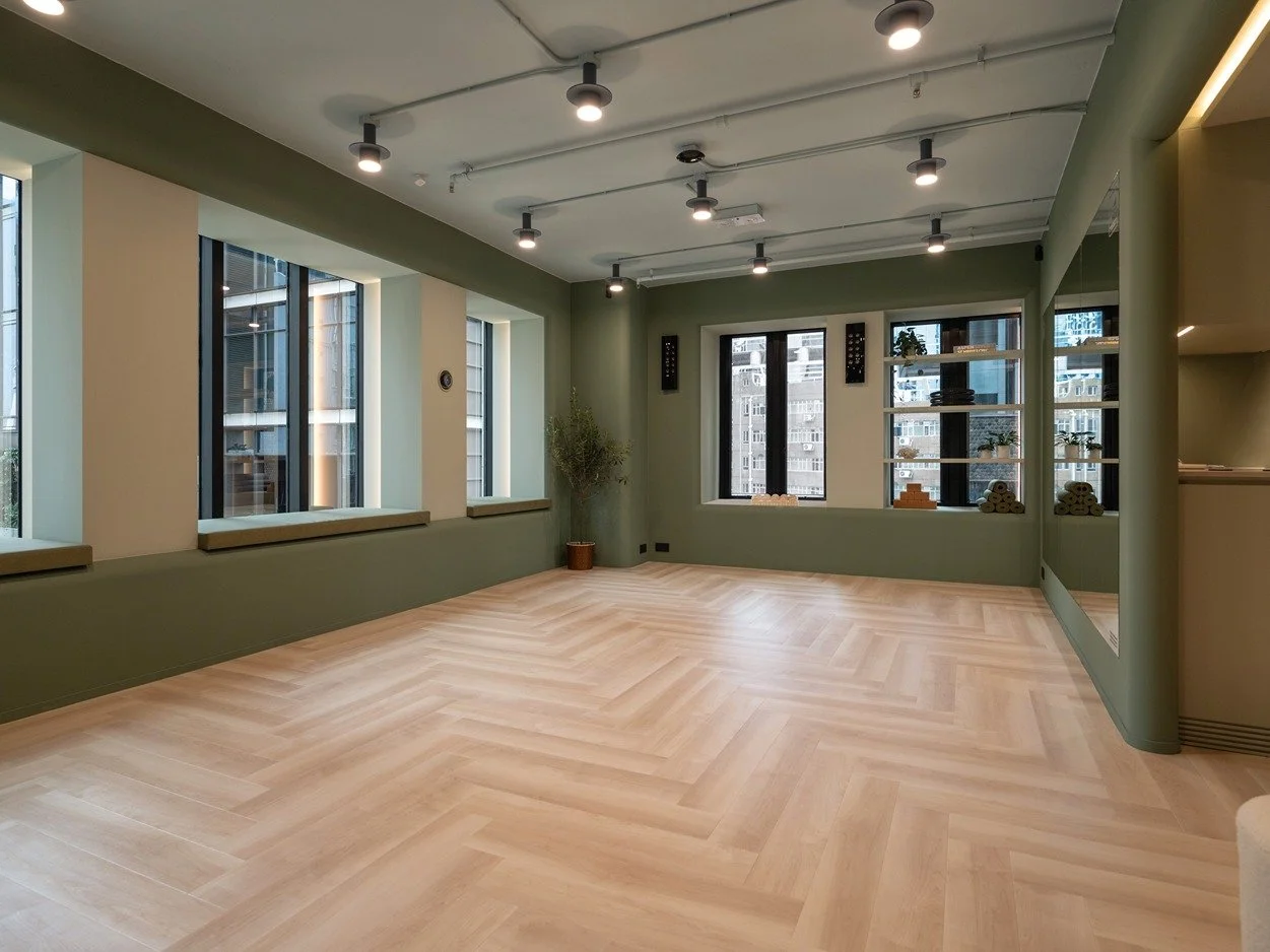 Elegant office-interior-design-central-hk.jpg