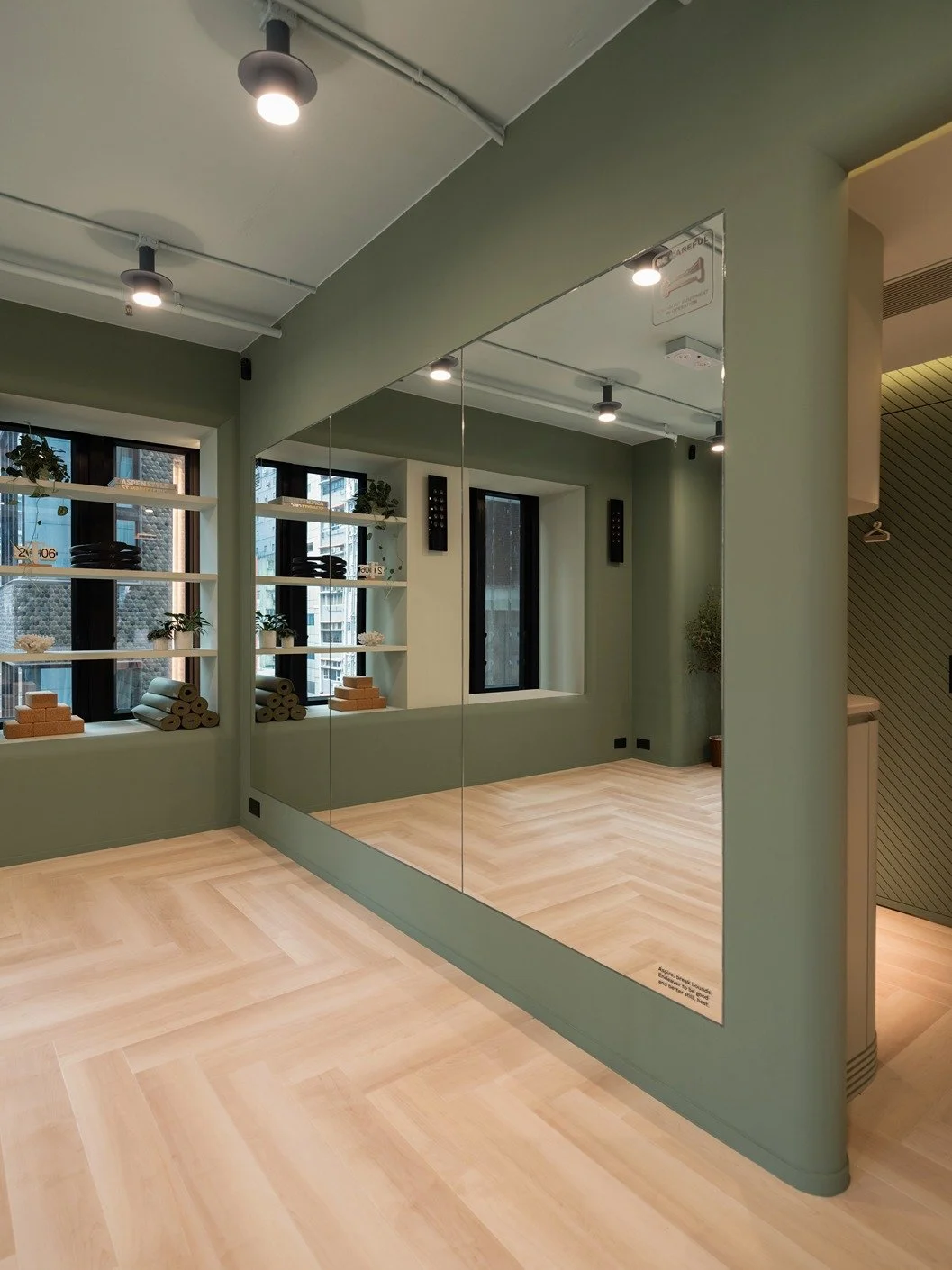 Green-studio-workspace-interior-design-central-hk.jpg
