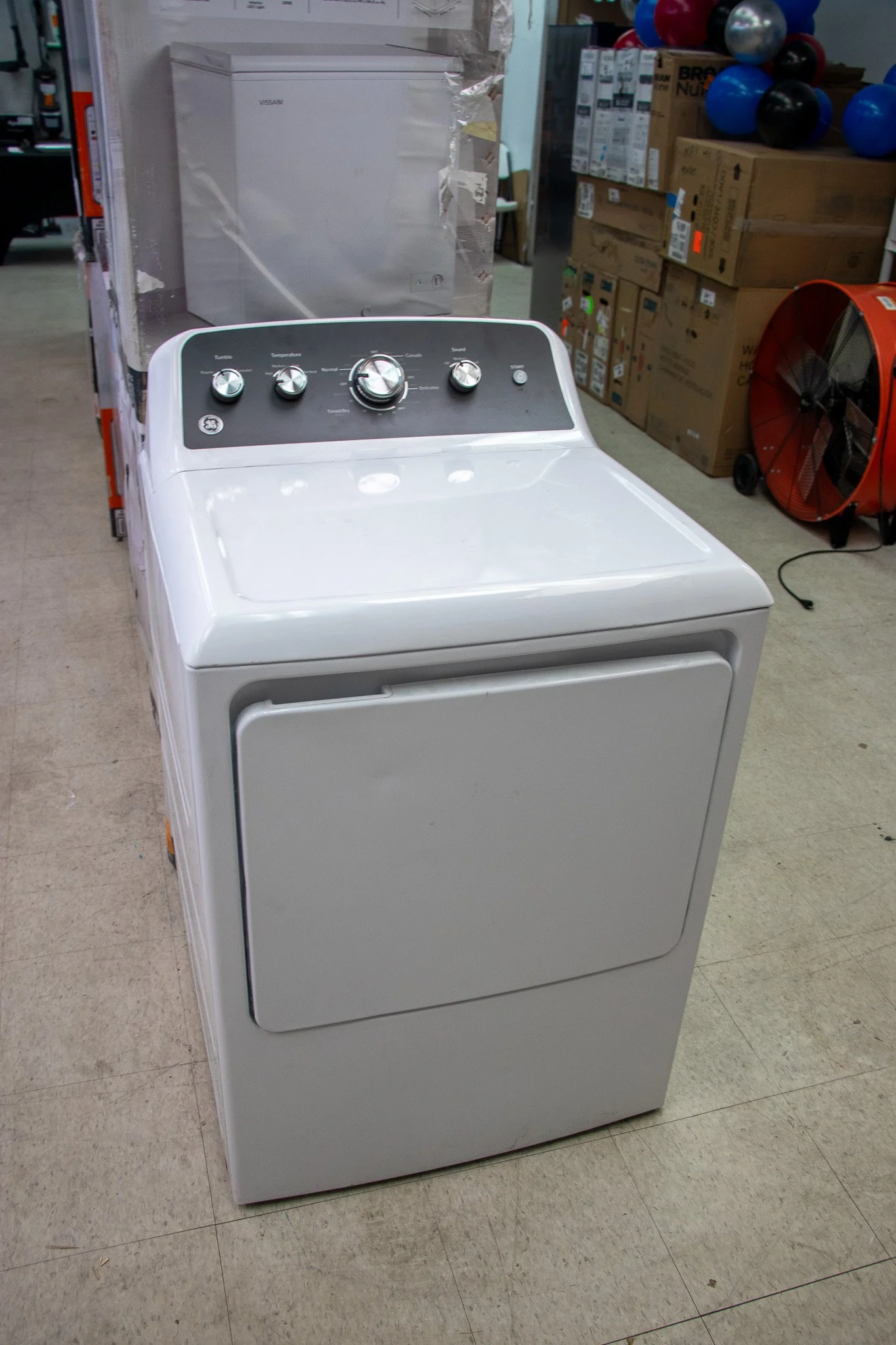 🚨 Yes, we’ve got appliances too! 🚨
 From washers and dryers to freezers and more — our appliance section is fully stocked with name brands at unbeatable prices.
 Stop by this week and see what’s new before it’s gone!
#Overs