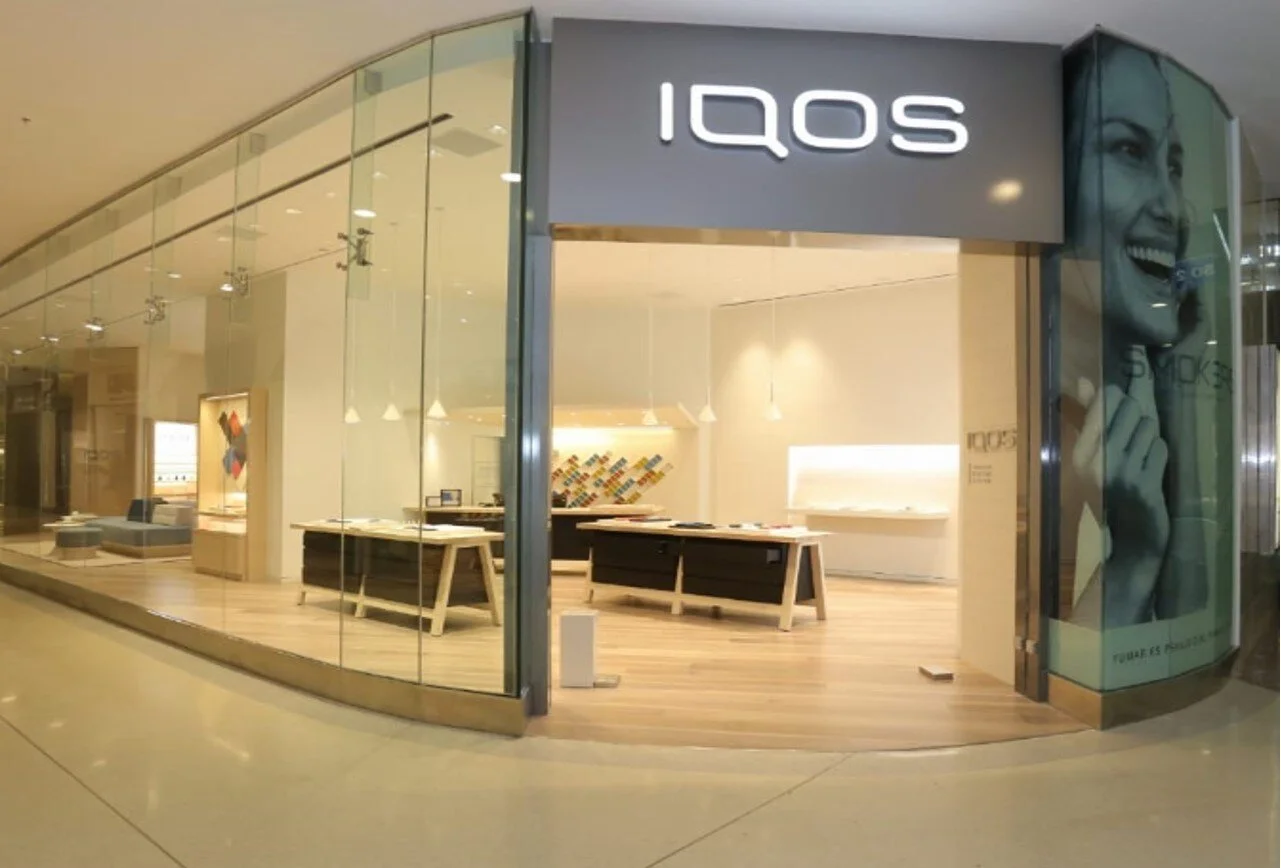 FACHADA iqos-store-dr.jpg