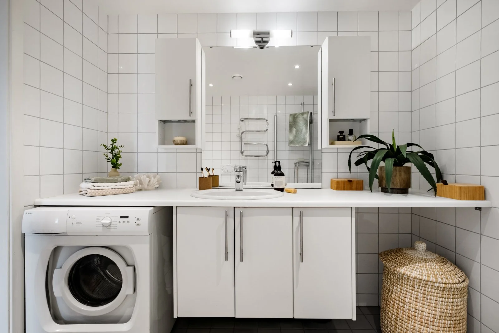 An image of a bathroom