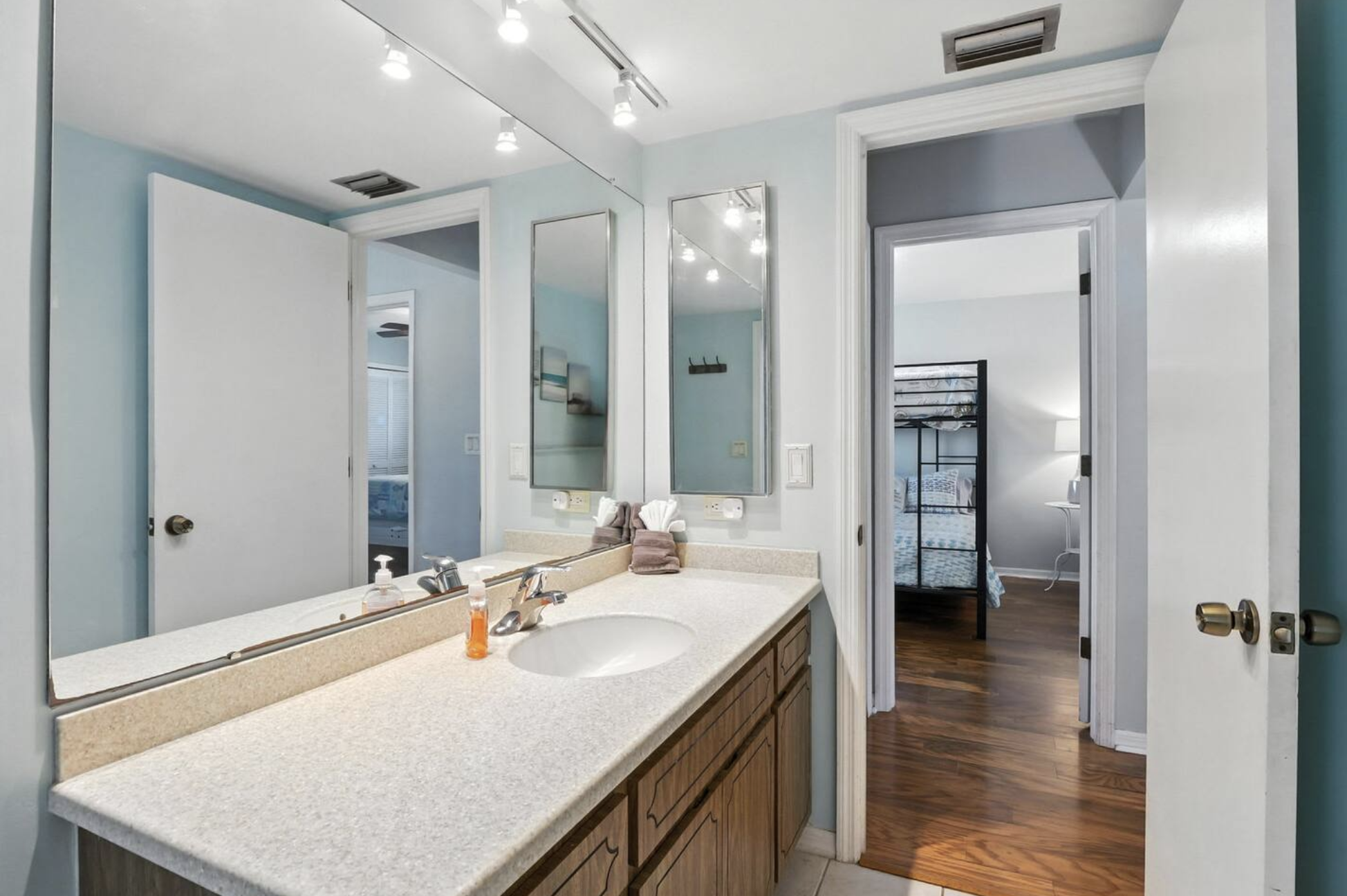 Screenshot 2025-10-13 at 8.20.18 AM.png