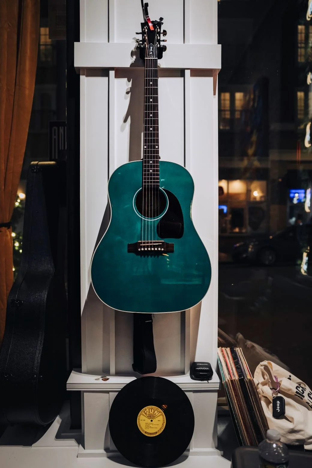 Image of a Gibson guitar at LoCali