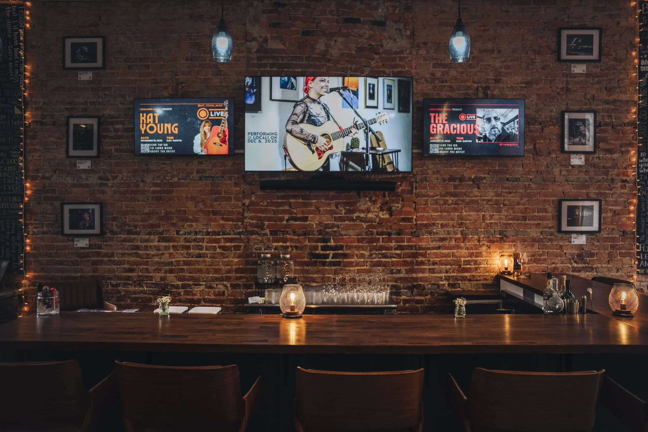 Comfortable bar scene featuring live music in west chester
