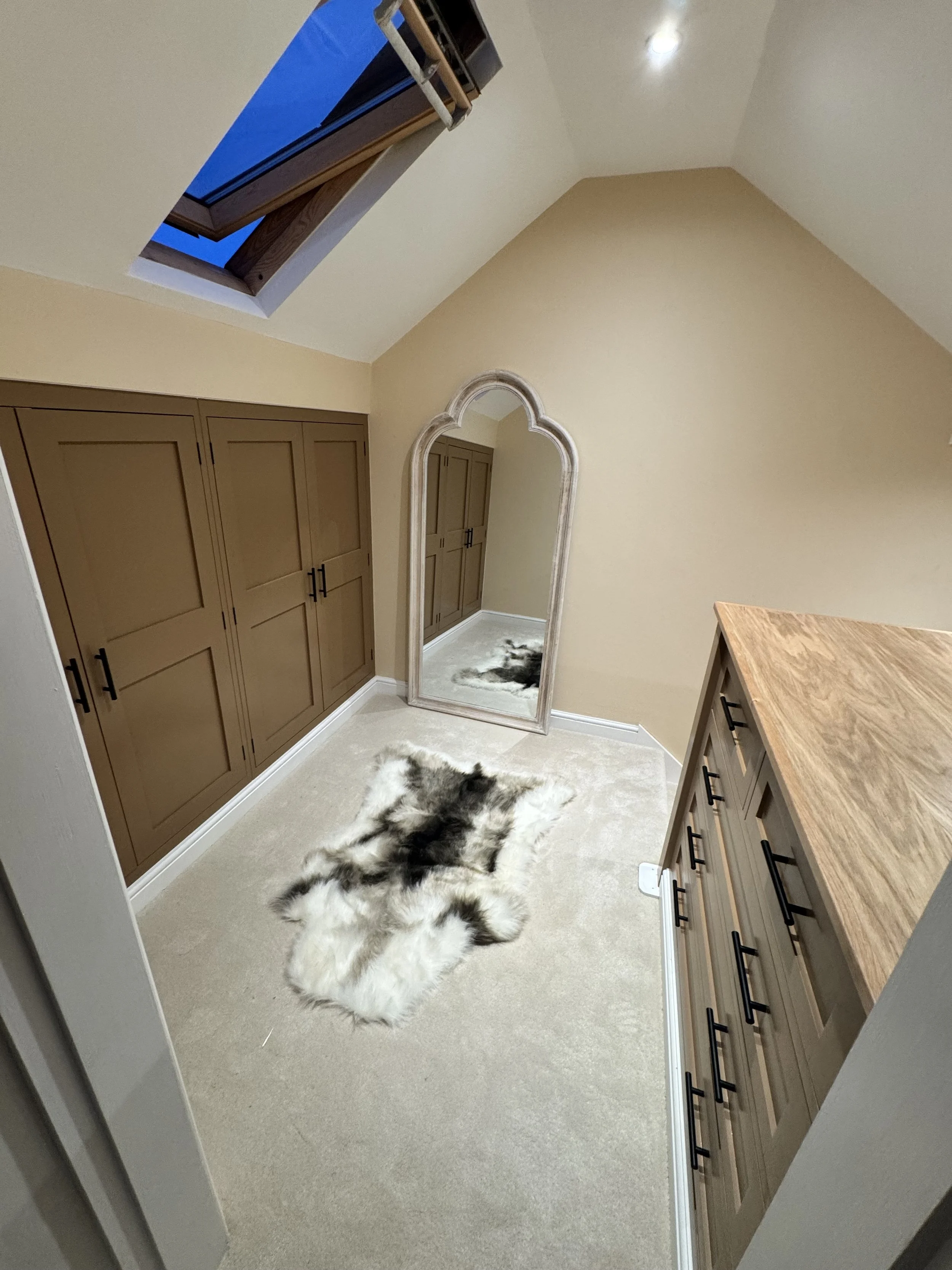 Landing wardrobe under the eaves