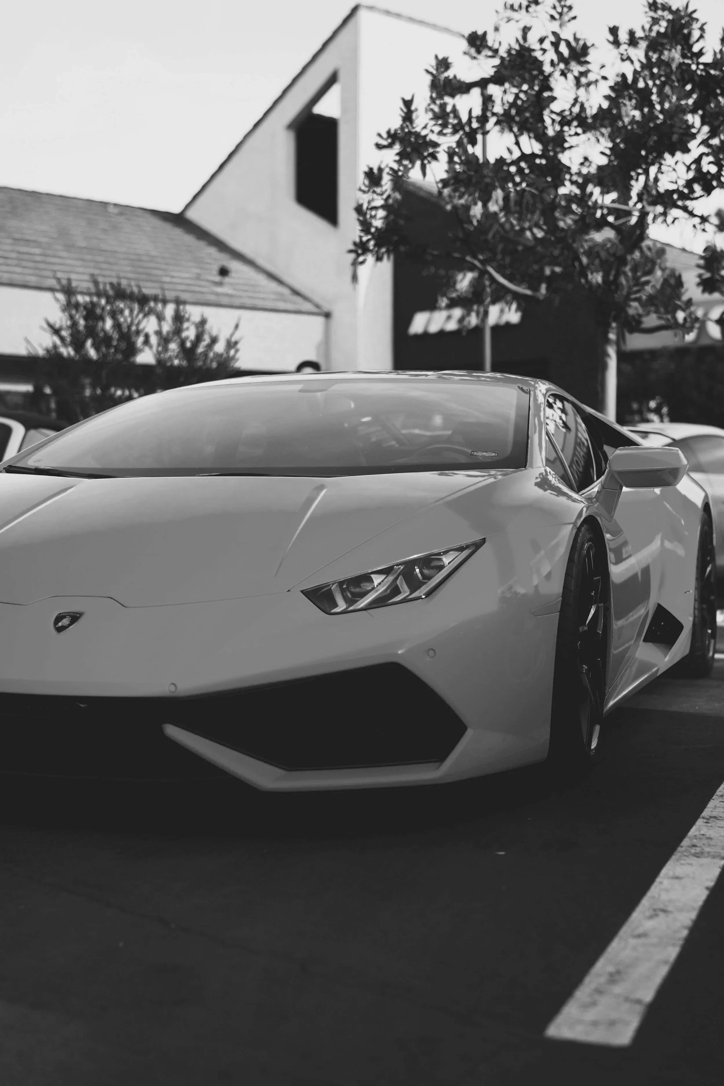 Lamborghini buyer support from an independent automotive advisor in Sweden.