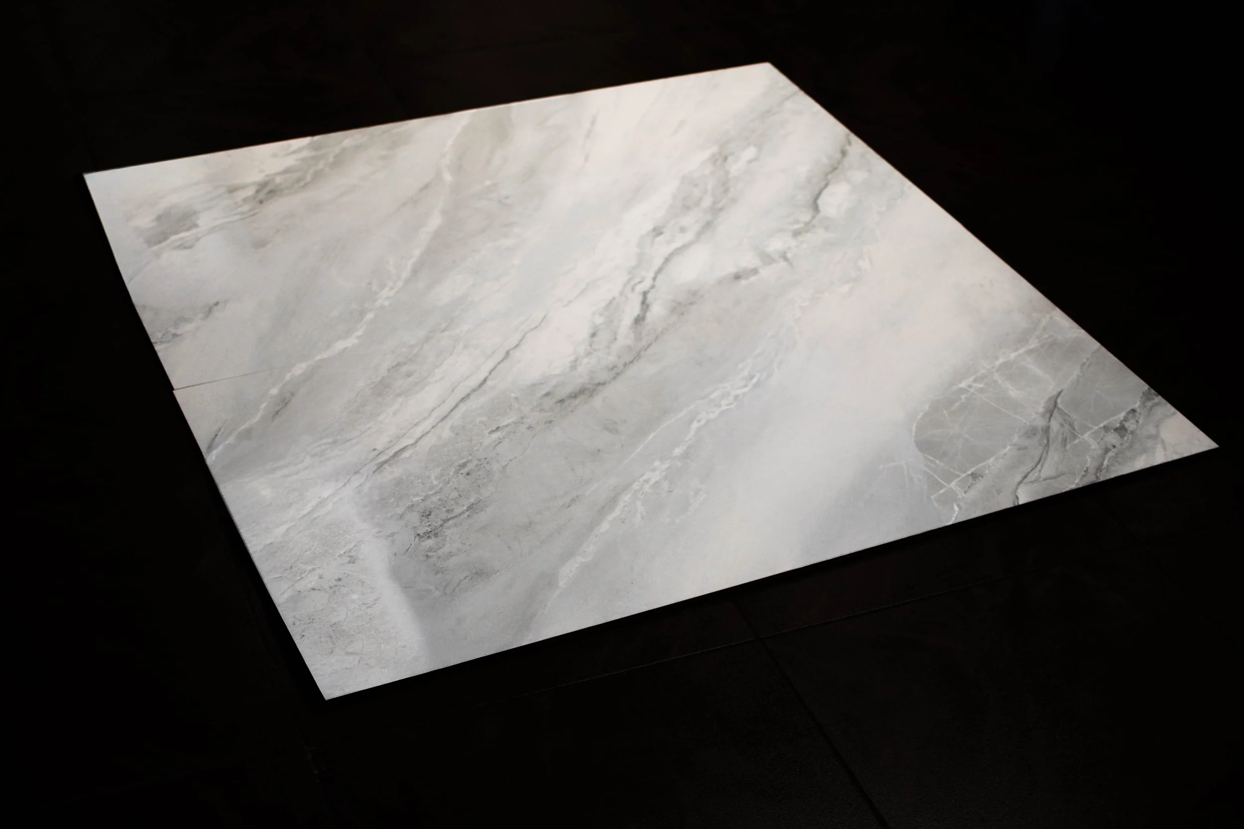 Uffen Grey Glossy 24x48-4.jpg