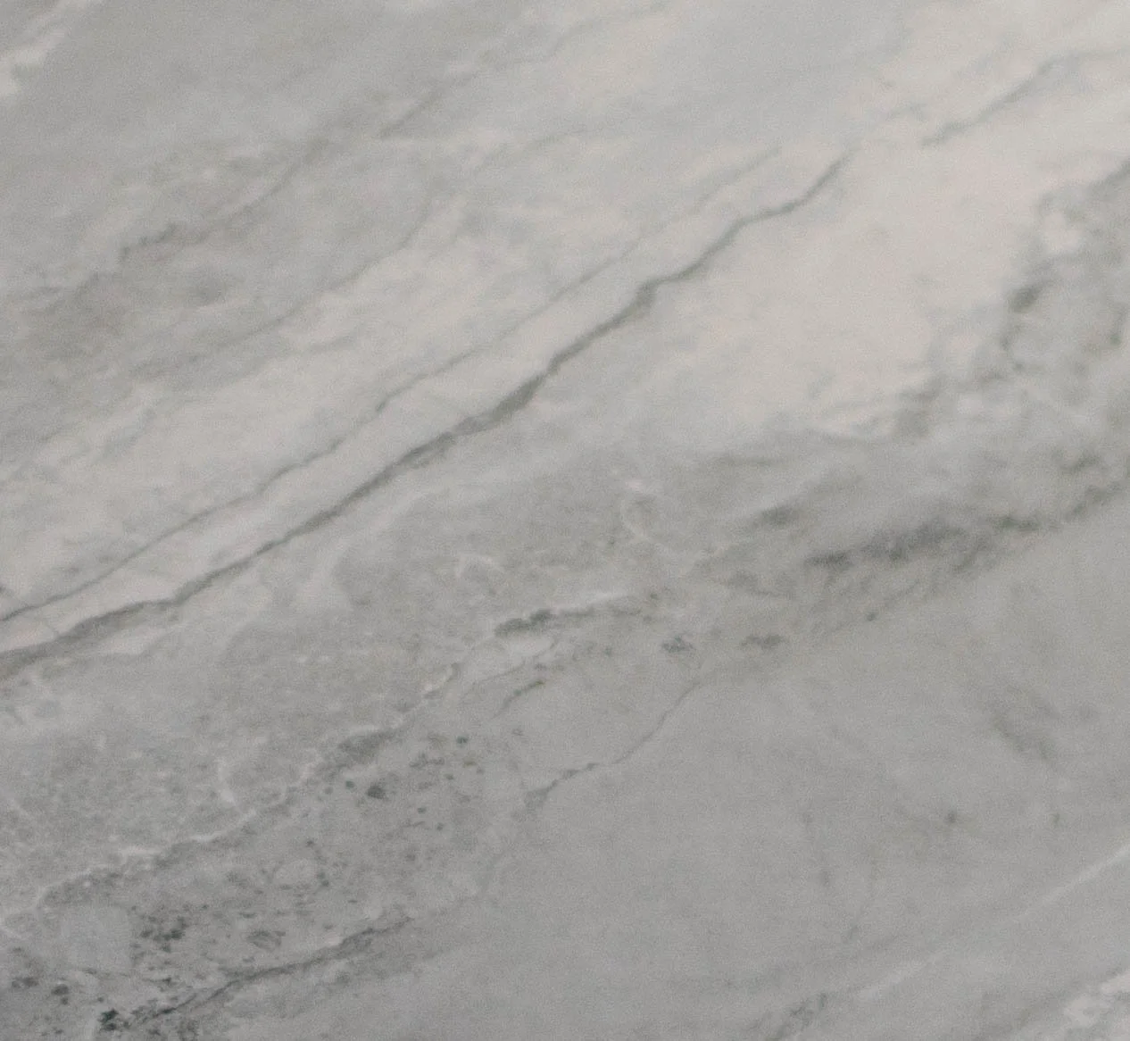 Uffen Grey Glossy 24x48-1.jpg
