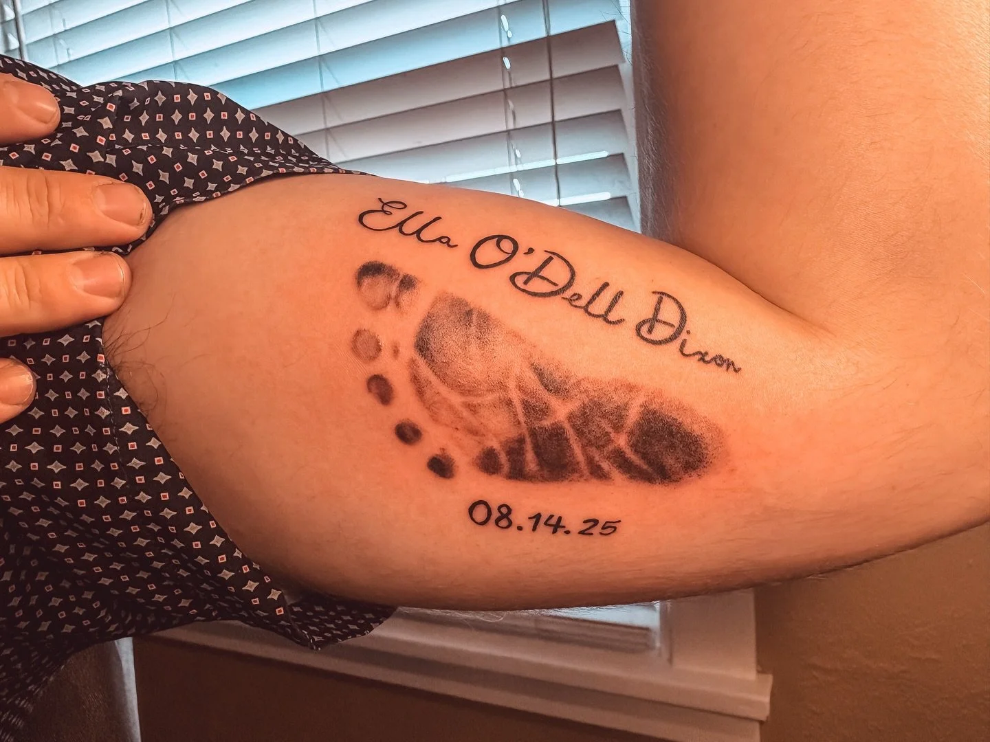 I&rsquo;ve had a blast with these footprint pieces lately, and I&rsquo;m especially stoked with how the custom, handwritten lettering turned out on this one. There is something so rewarding about translating these tiny, permanent moments into &ldquo;