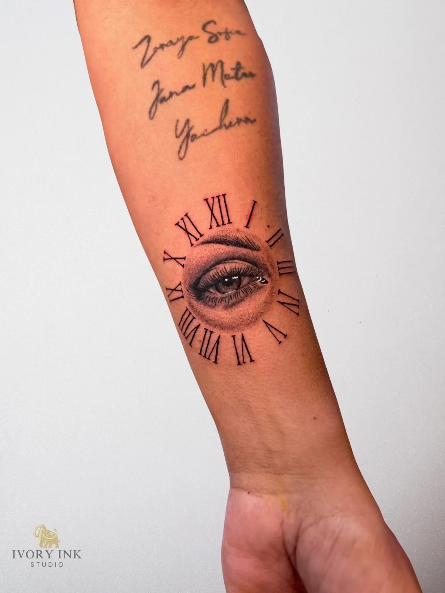 A vision framed by time 👁️ ⏳

DM for a quote 
&bull;
&bull;
&bull;
#realisticeye #realistictatt #orlandotattooartists #kissimmeetattooartist #realismtattooing #romannumeraltattoo #femaletattooartist