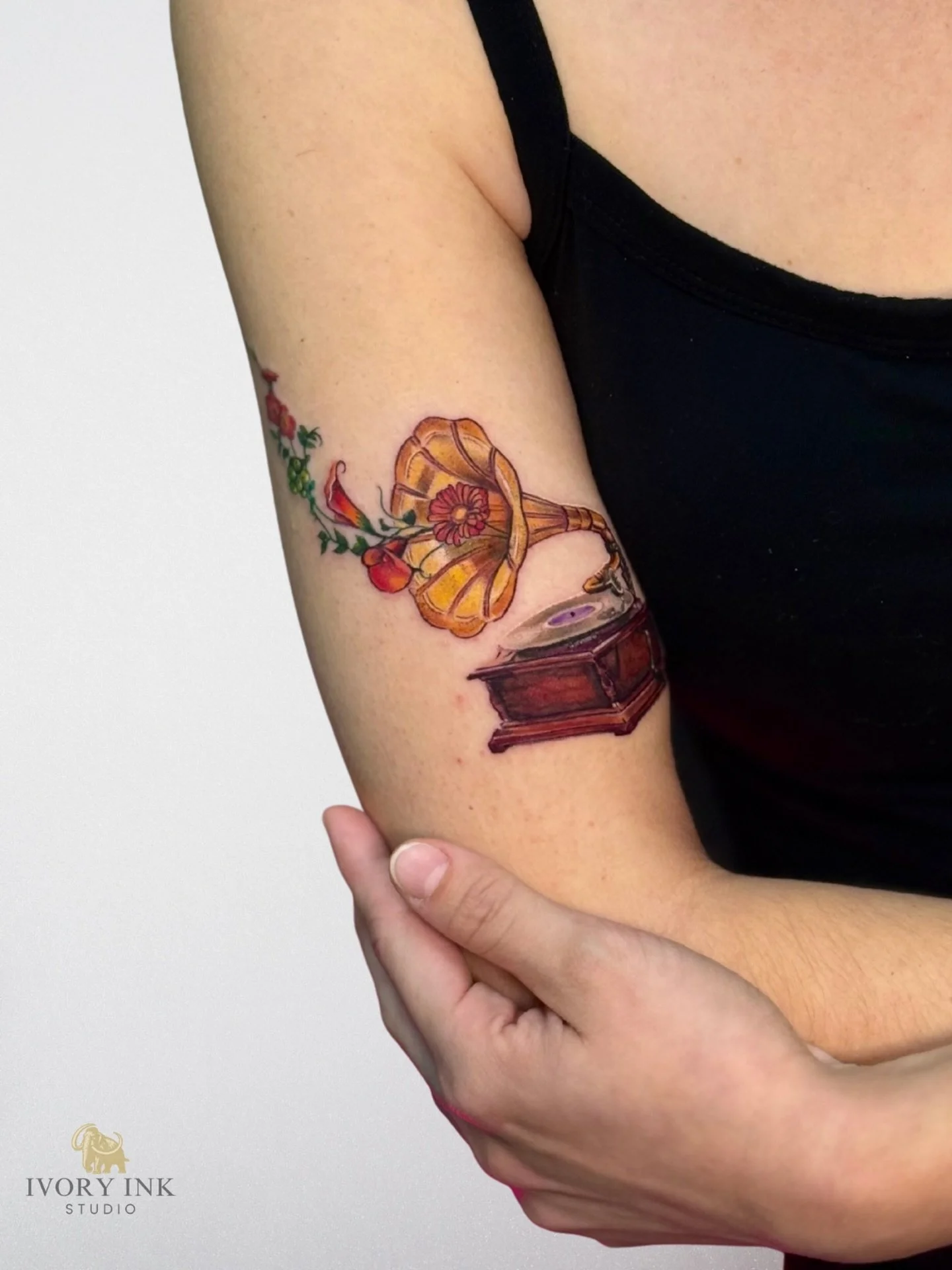 Life moving to its own rhythm 🤍 🌸
 
DM for a quote 💌
&bull;
&bull;
&bull;
#orlandotattooartist #kissimmeetattooartist #kissimmeetattoostudio #orlandotattoostudio #realismtattoo