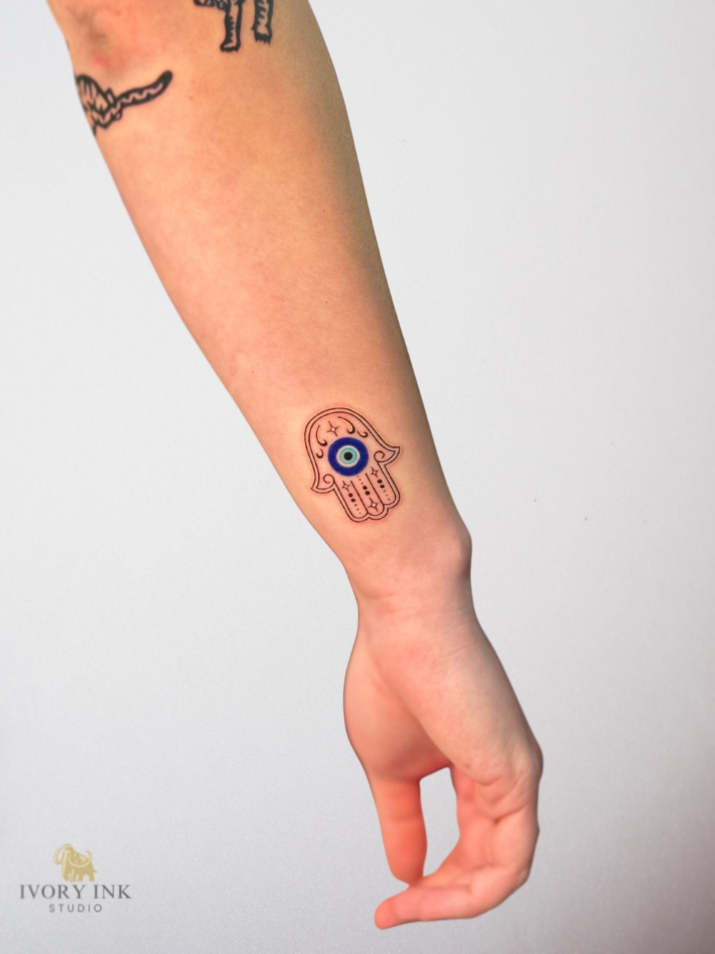 Life is the art of discovering yourself. ✨

DM for a quote 💌
&bull;
&bull;
&bull;
#orlandotattoostudio #kissimmeetattoostudio #kissimmeetattooartist #orlandotattooartist