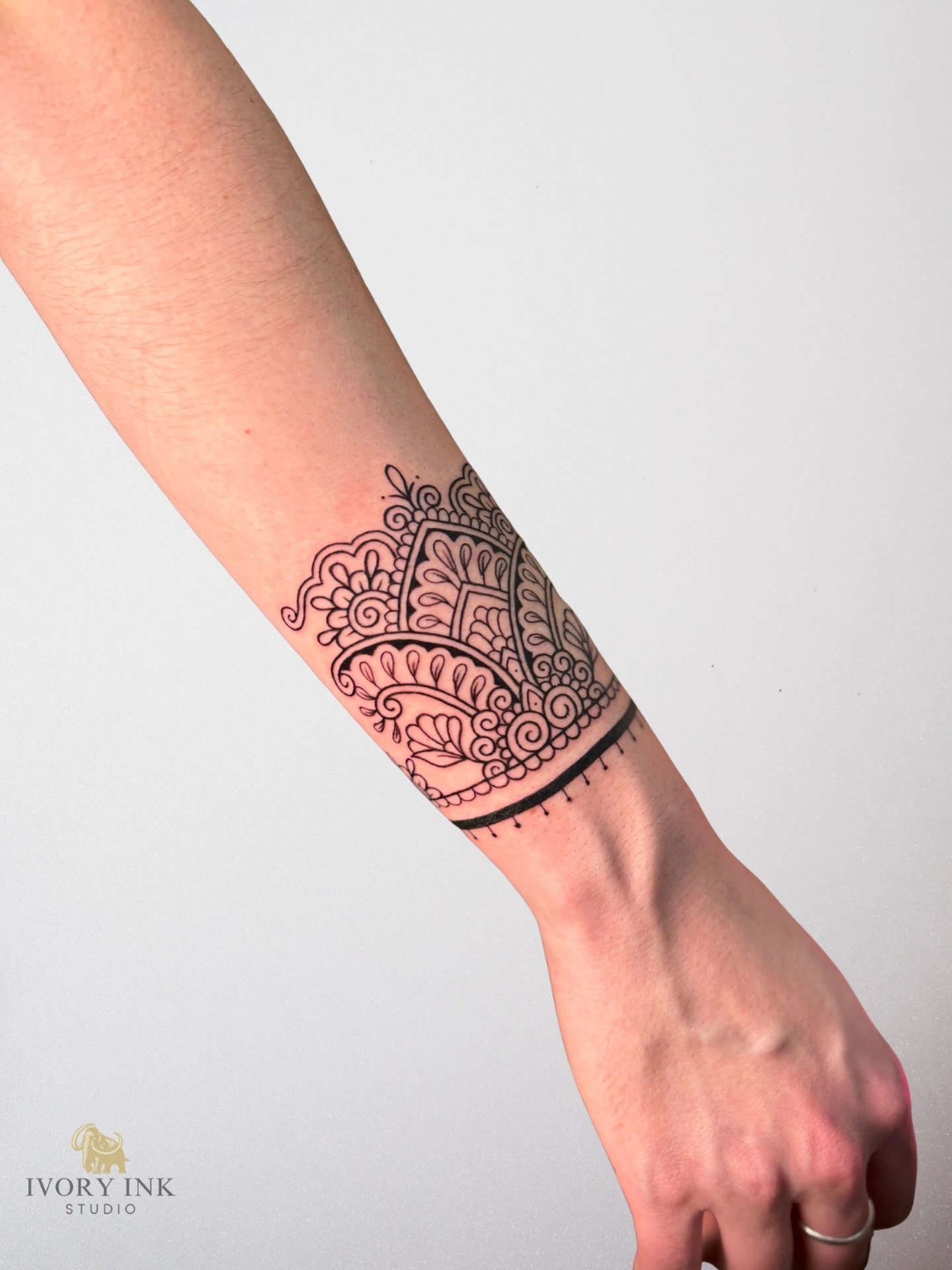 Bracelet 🏺💖🌟

DM for a quote 
&bull;
&bull;
&bull;
#kissimmeetattooartist #orlandotattooartist #kissimmeetattoostudio #orlandotattoostudio