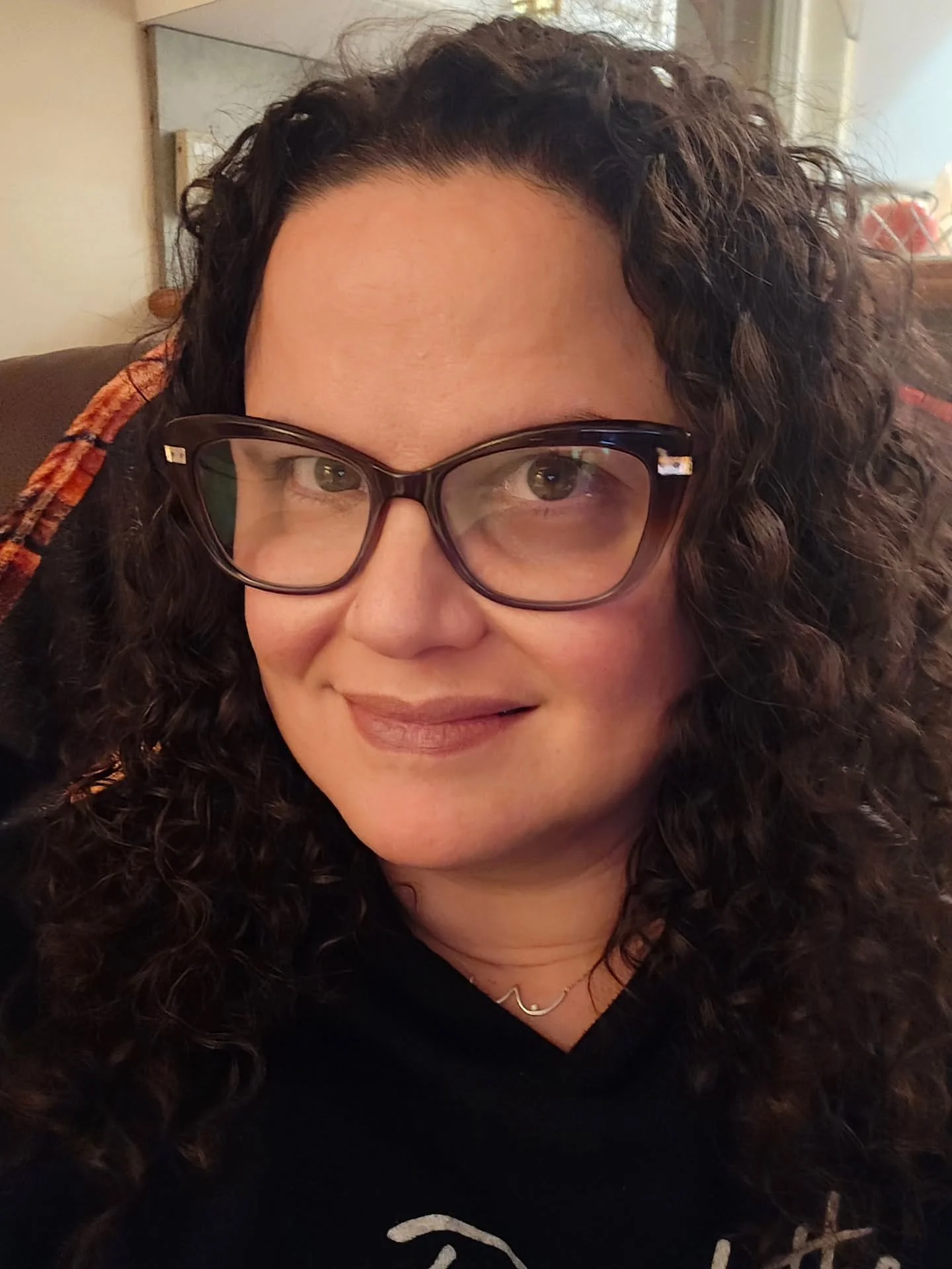 I have a miles long to-do list but tonight I'm choosing to sit on my couch, something I haven't done all week. Going to start reading our book club pick, The Divorc&eacute;tante by Mia Heintzelman. 

🤔 What are you doing tonight?