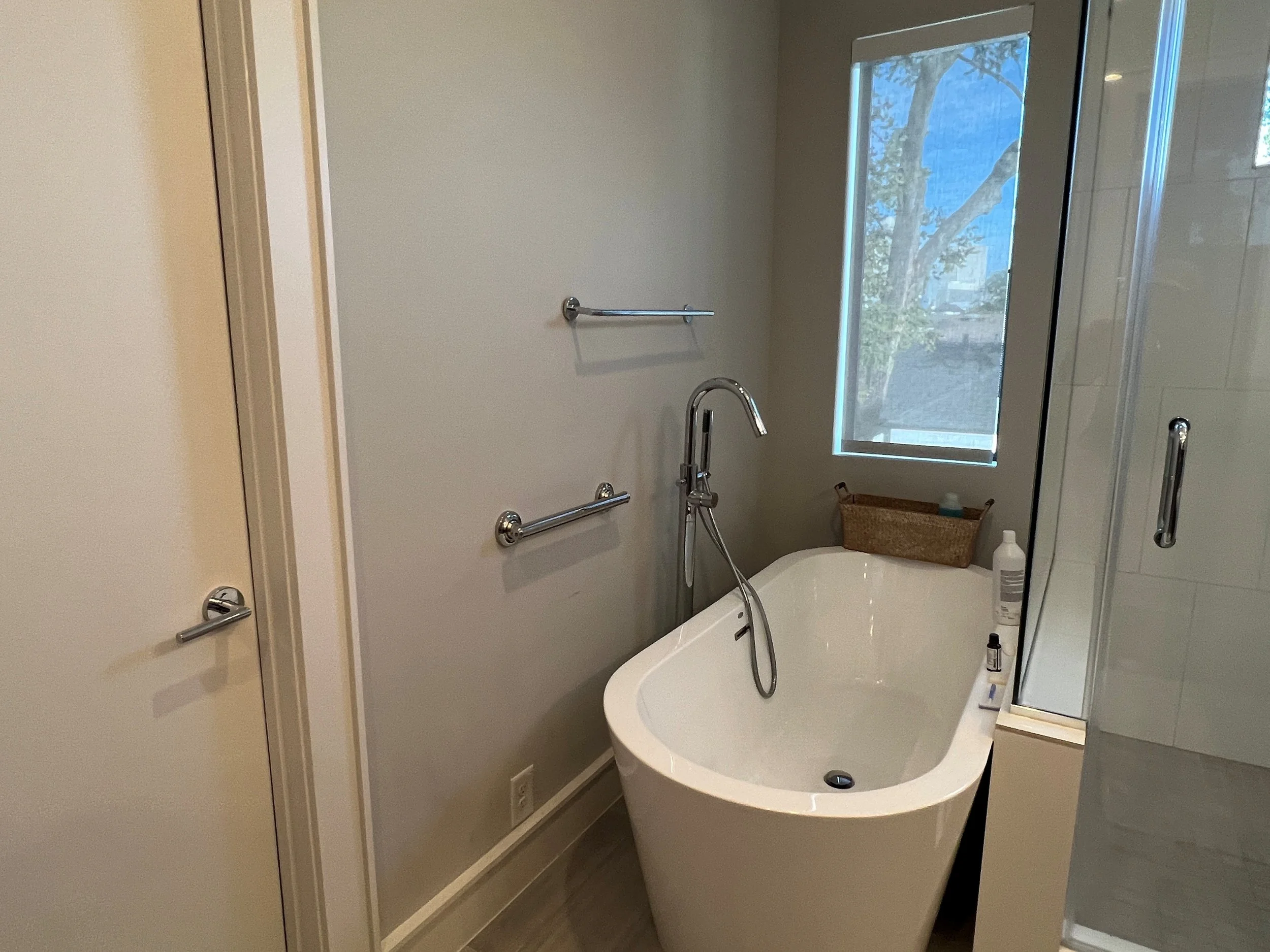 Solares Solutions LLC bathroom safety and remodeling570.JPG