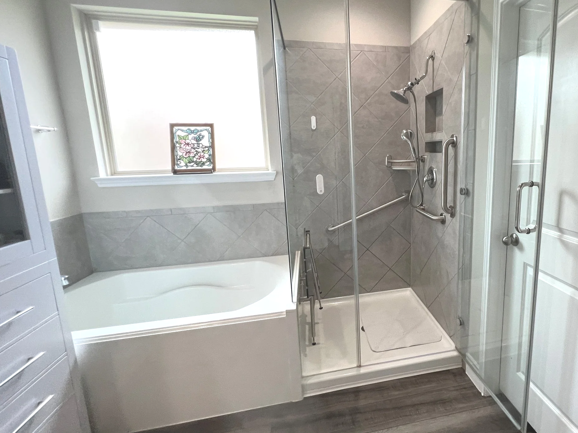 The anti-slip treatment has been applied to the bathtub and shower stall floor improving traction and preventing accidents in the bathroom.