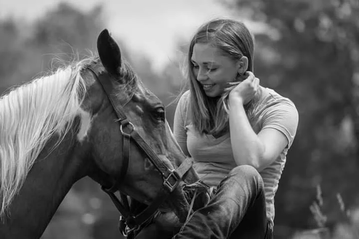 sami with a horse, help sami kick cancer foundation, dreaming tree lodge, family retreat nonprofit