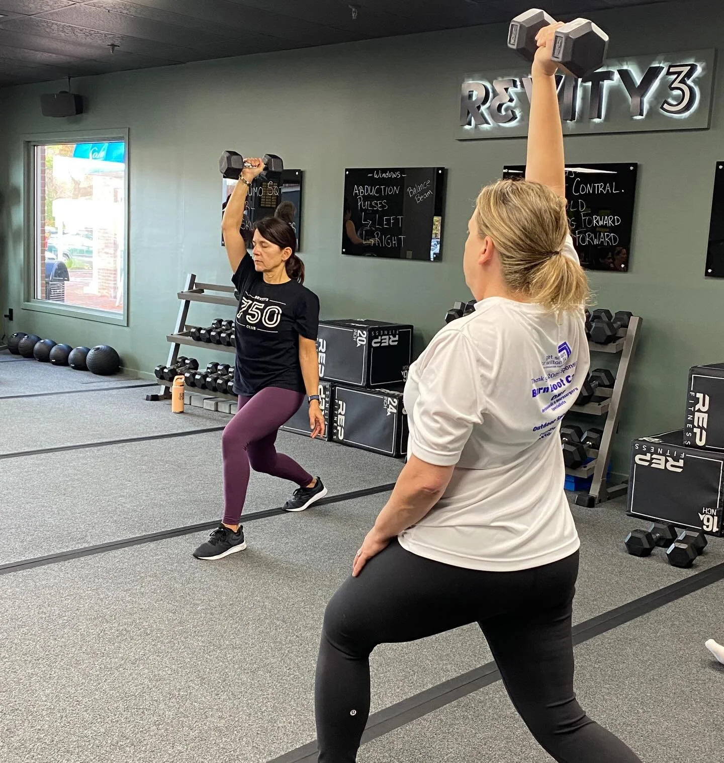 Raise your hand if you keep hearing how strength training is so important for women over 40. 🙋&zwj;♀️

And honestly? There&rsquo;s a reason everyone&rsquo;s talking about it. Strength training helps maintain muscle mass, protect bone density, suppor