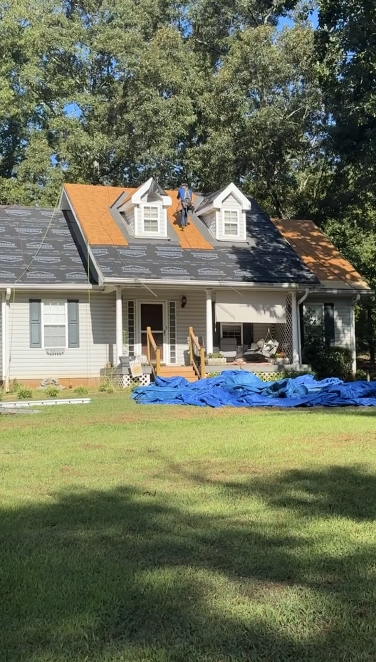 Roofing project in Westlake Village, CA – Owens Corning cool roof shingles.