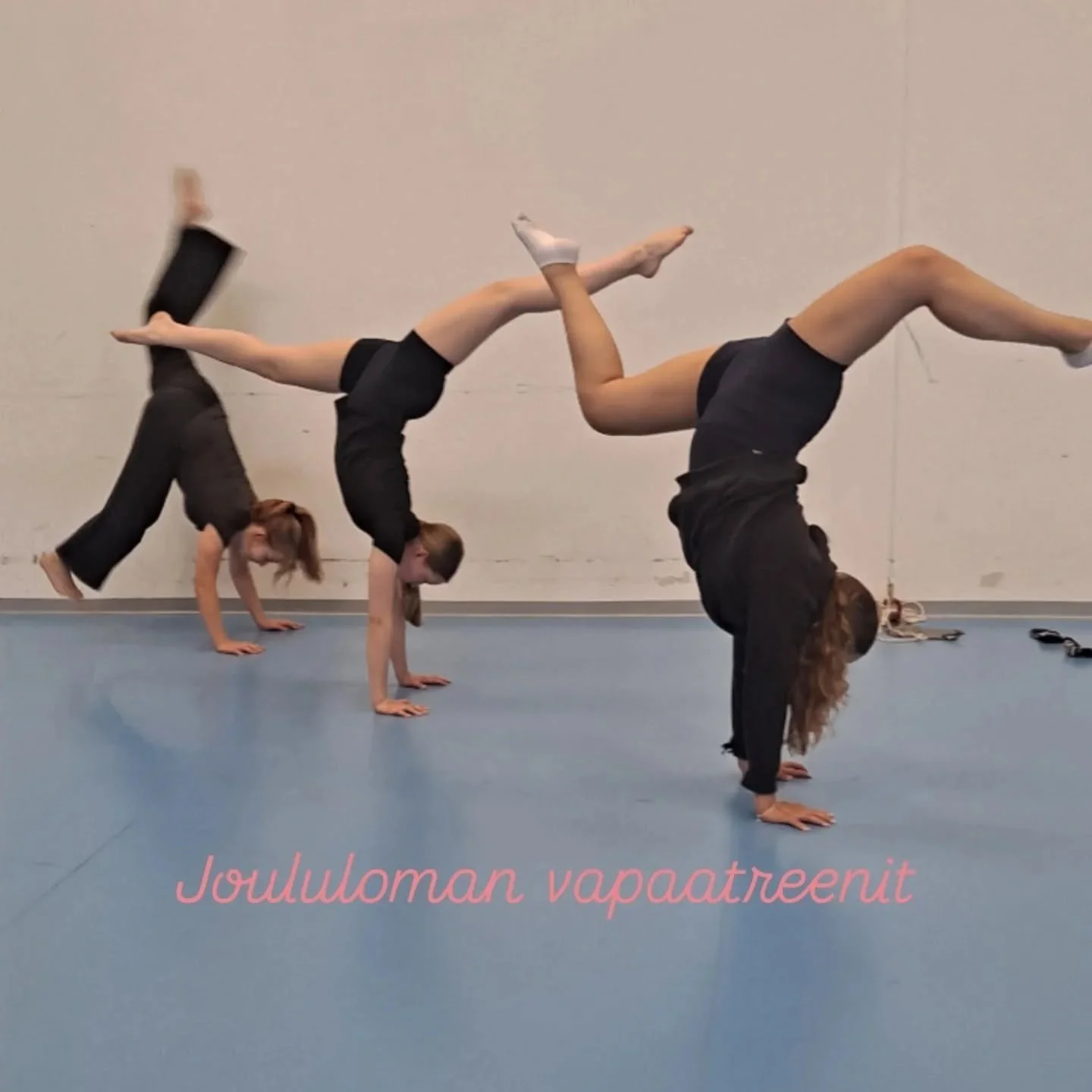 Joululoman vapaatreenit pidet&auml;&auml;n: 
La 20.12. klo 10-12 
ma 29.12. klo 17-19 
To 8.1. klo 17-19 

Vapaatreenit ovat omatoimisia harjoituskertoja Takomon monitoimisalin sirkusp&auml;&auml;dyss&auml;. Treenej&auml; ei ohjaa kukaan, joten ne on