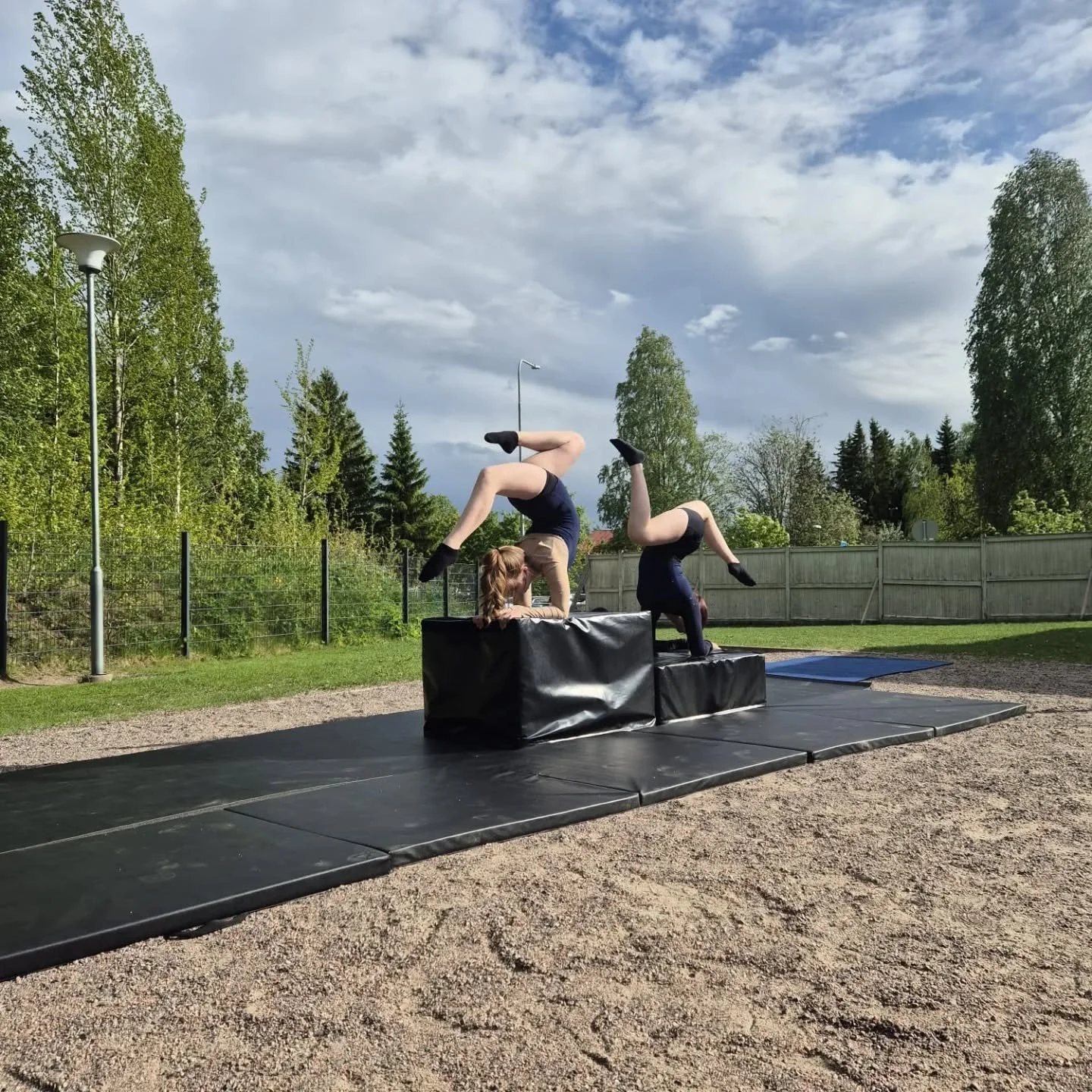 T&auml;n&auml;&auml;n Riemurinteen p&auml;iv&auml;kodin kev&auml;tjuhlassa olivat esiintym&auml;ss&auml; Hakasirkuksesta Malakiitit, Pihla, Friida, Enni ja Iisa sek&auml; notkeusduo Mona ja Emma. Kiitos kivoista juhlista Riemurinteen p&auml;iv&auml;k
