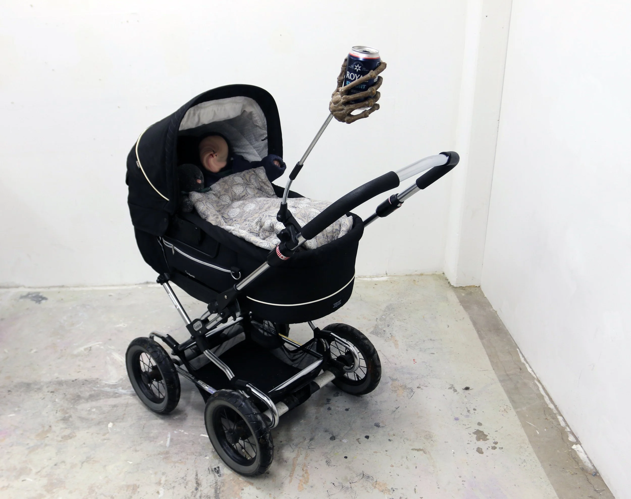 Cup holder (2020)

Epoxy, bone meal and flexible metal arm.