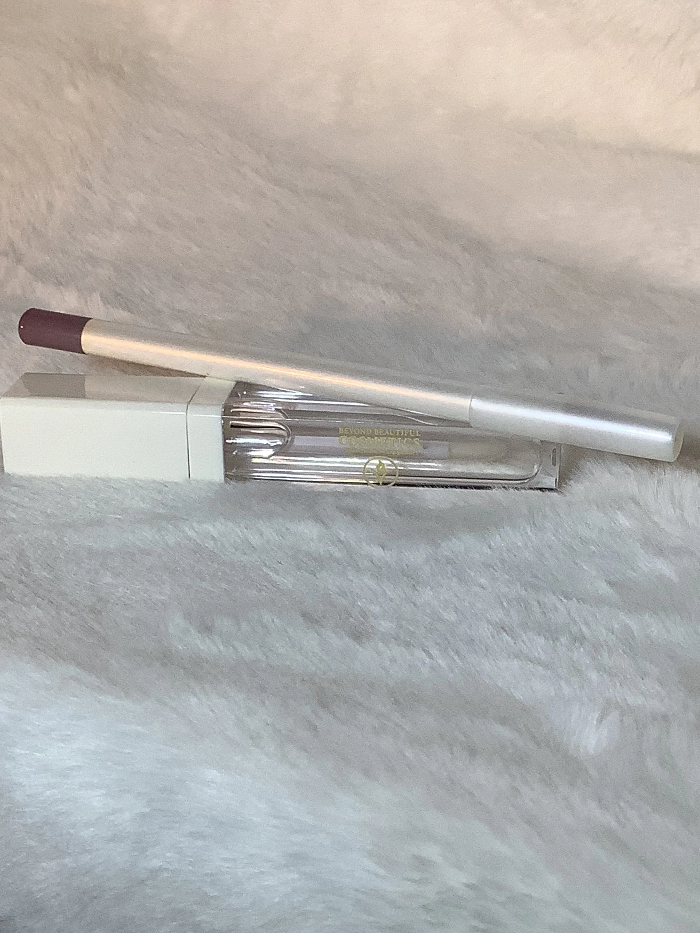 Soft Presence-Lip Gloss Kit with Lip Liner