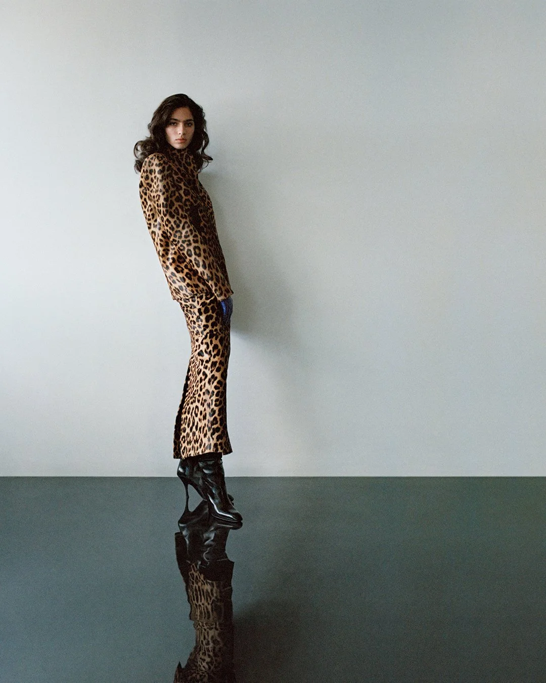 KHAITE_F25_CAMPAIGN_TALIA-CHETRIT_LOOK_1_5_LB_LO-RES_4x5.jpg
