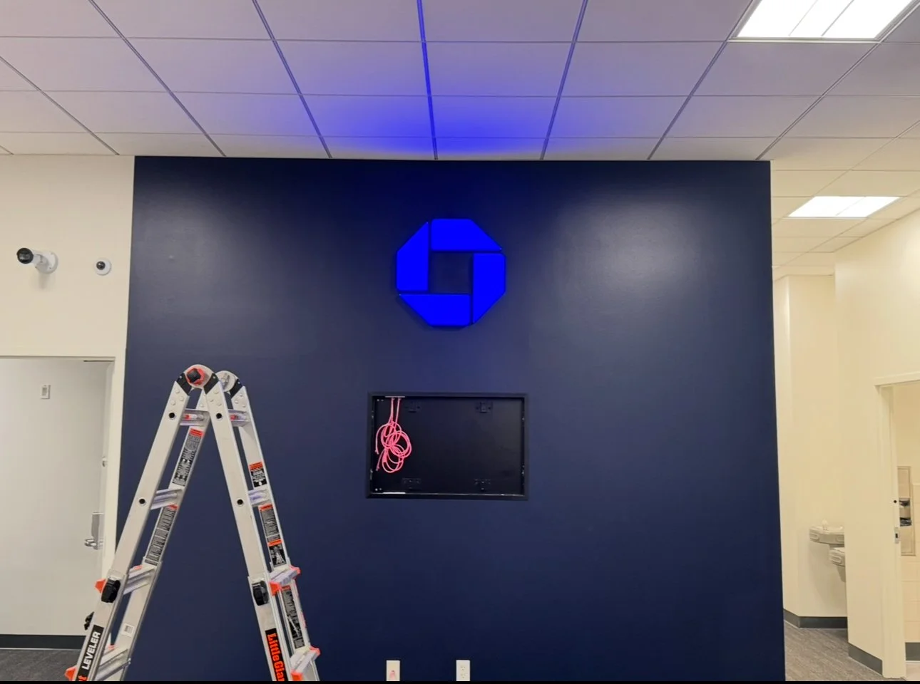chase bank lighting wall logo