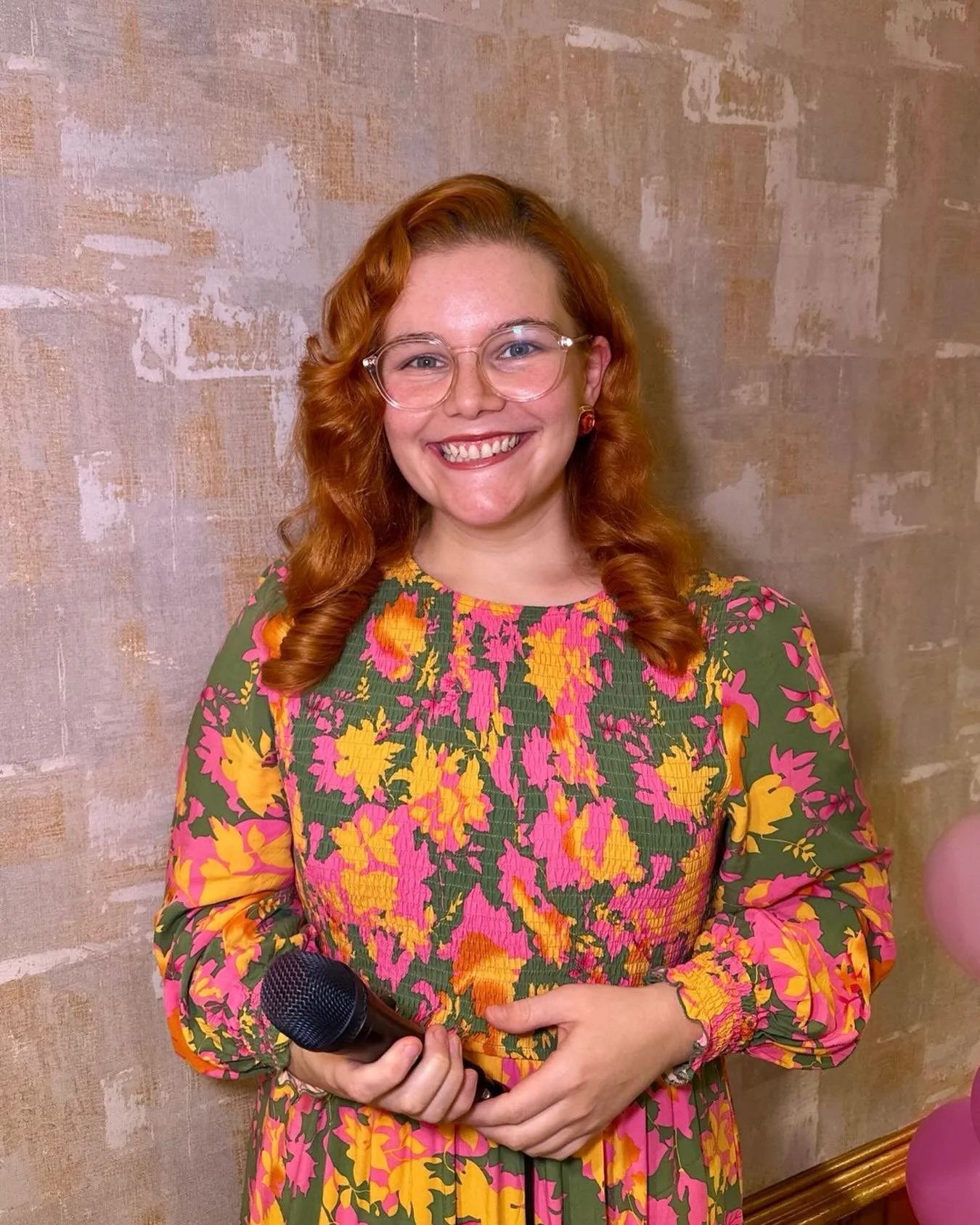 Super excited to be singing for Del &amp; Mena on their special day! 🤍

First we&rsquo;re getting the party started for their evening turn around, then into their first dance, which is made all the more special as it&rsquo;s a song written especiall