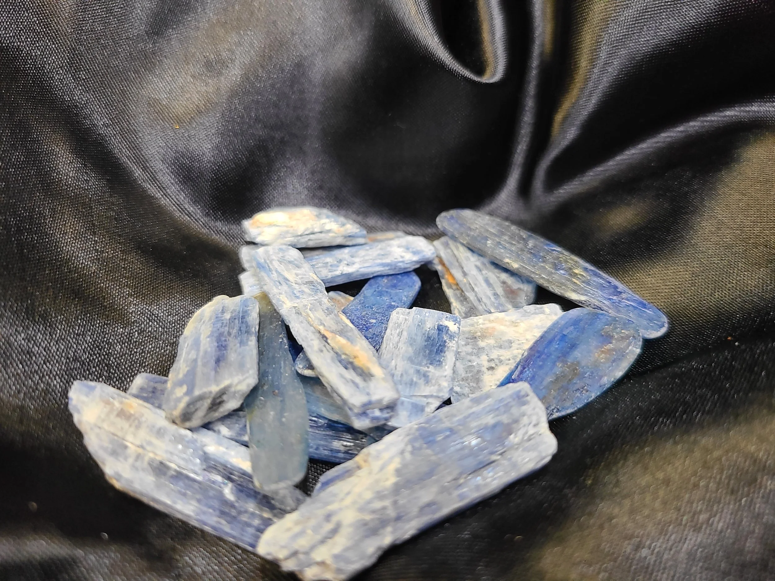 Raw Kyanite (3).jpg