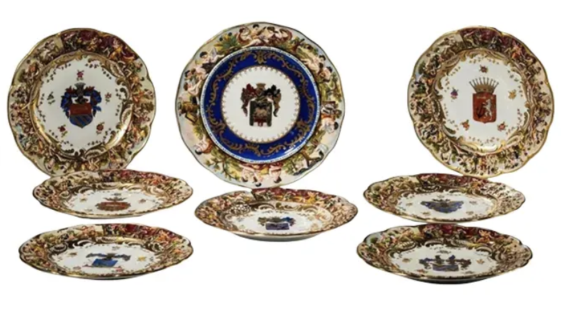 Set of 8 Antique Capodimonte Armorial Crest Cabinet Plates