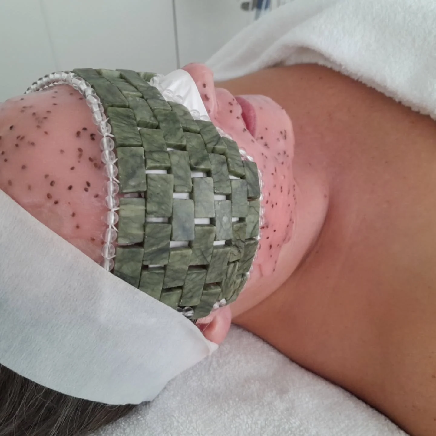 #Repost from @faces.cbr_ Experience the Vitamin C Antioxidant Facial Treatment.
Rich in antioxidants to help eliminate free radicals and damage to the skin. Promotes anti-aging and antioxidant properties due to its high concentration of Vitamin C. Re