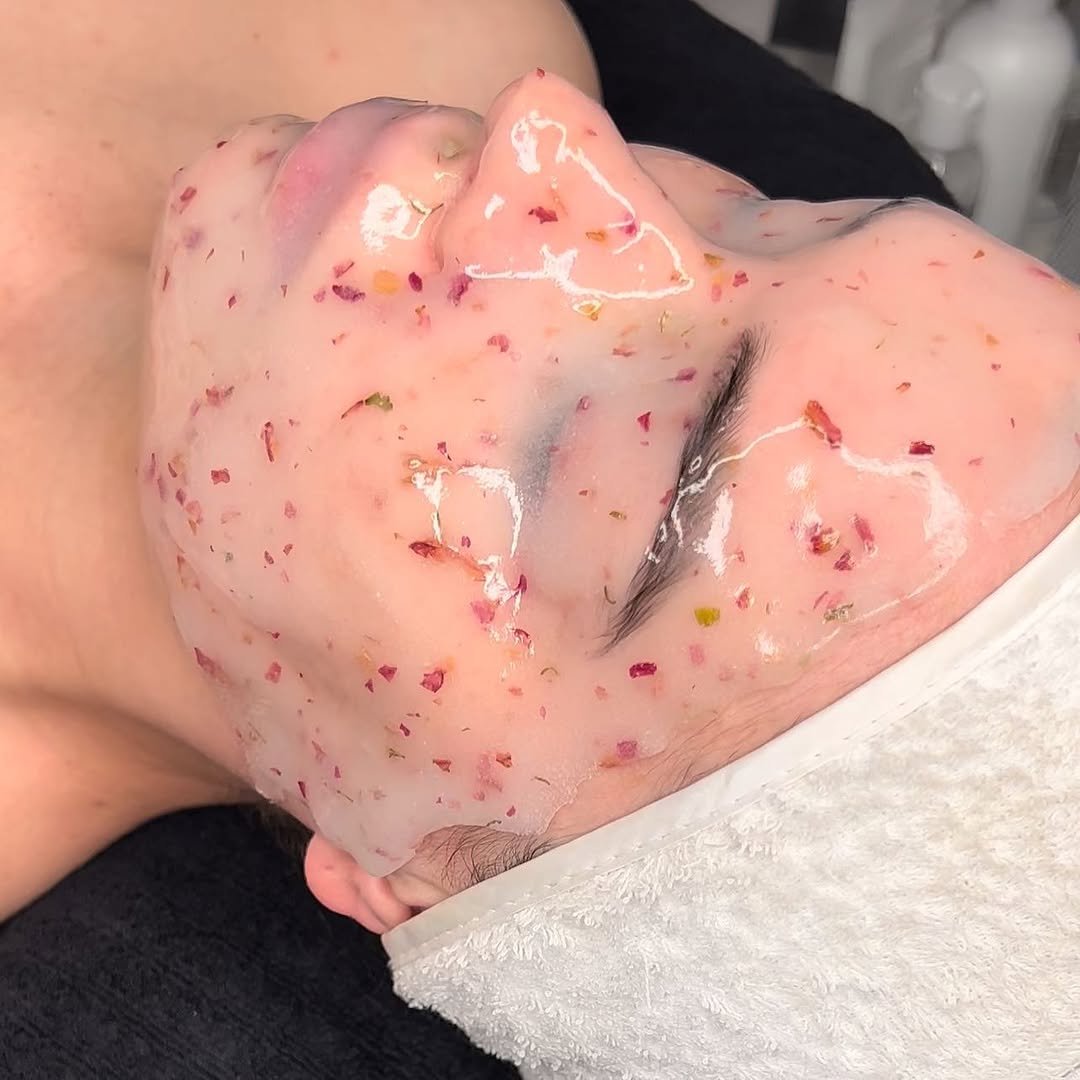 #Repost from @mindfulaesthetics_ Spoil Yourself 🌹

Rose Hydrojelly, hydrating and relaxing!
Infused with organic rose petals and bud flakes to reduce the appearance of fine lines and wrinkles while diminishing the look of hyperpigmentation and age s