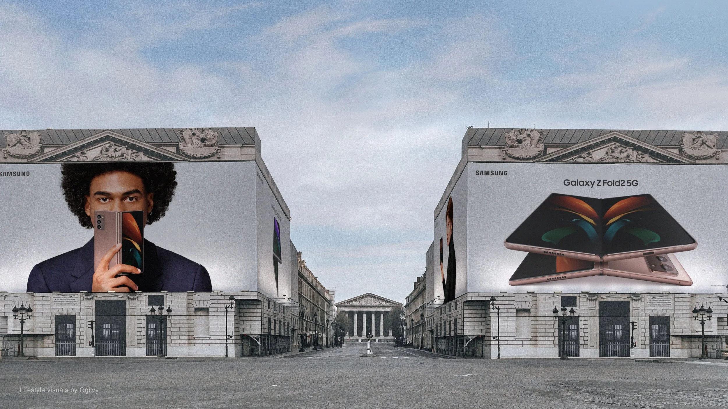2020 Galaxy ZFold2_Concorde Paris.jpg