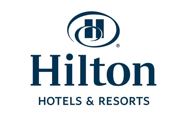 Hilton otelleri ve tatil köyleri logosu.
