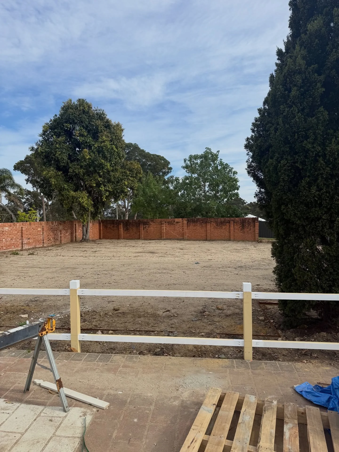 #beforeandafter transformation of the front garden with new picket fences!