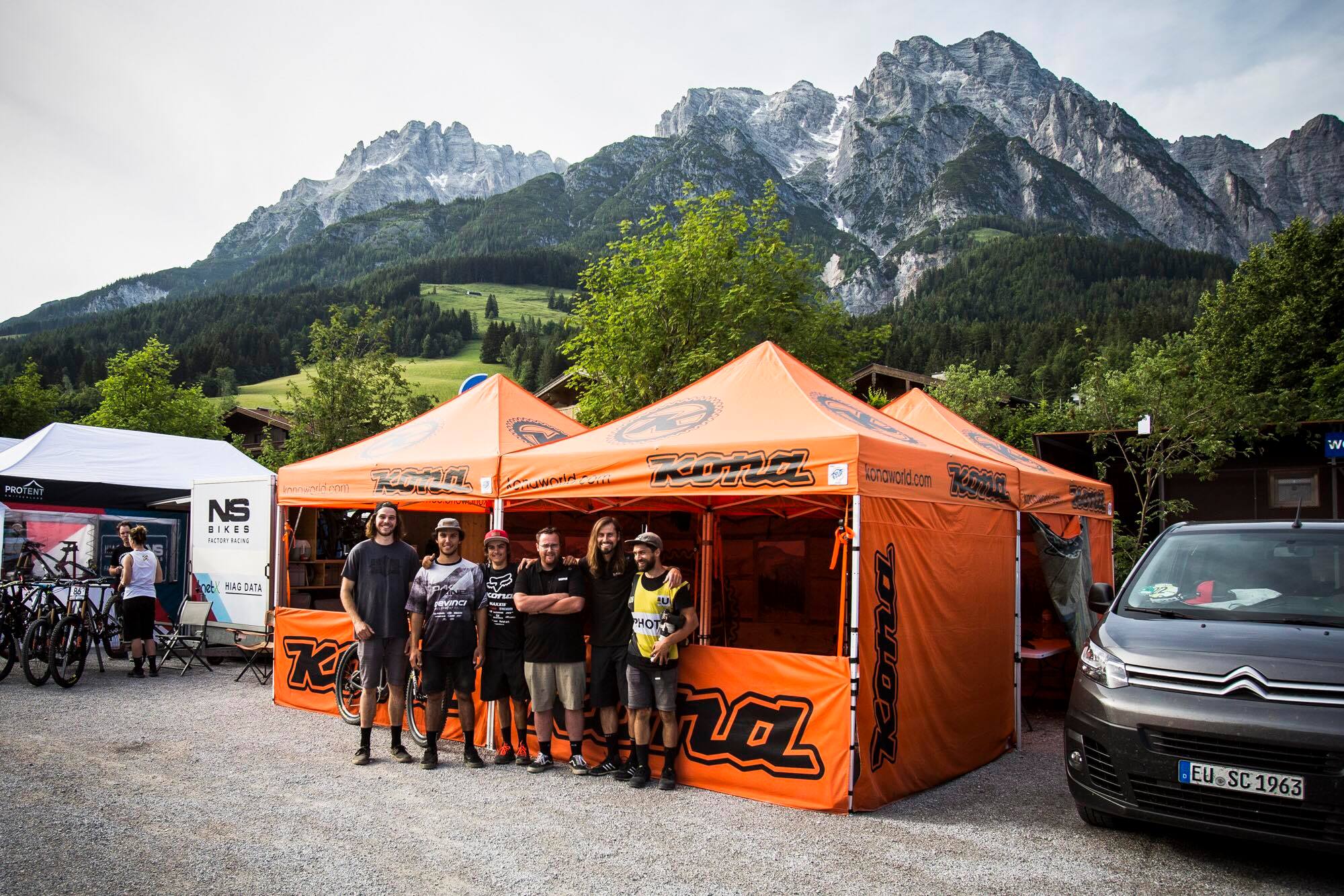 French connection - Sam Thibault, Hugo Langevin, Anthony Poulson, Mathieu Dupelle, moi et Andy Vathis // Leogang, Autriche (8 juin 2018)