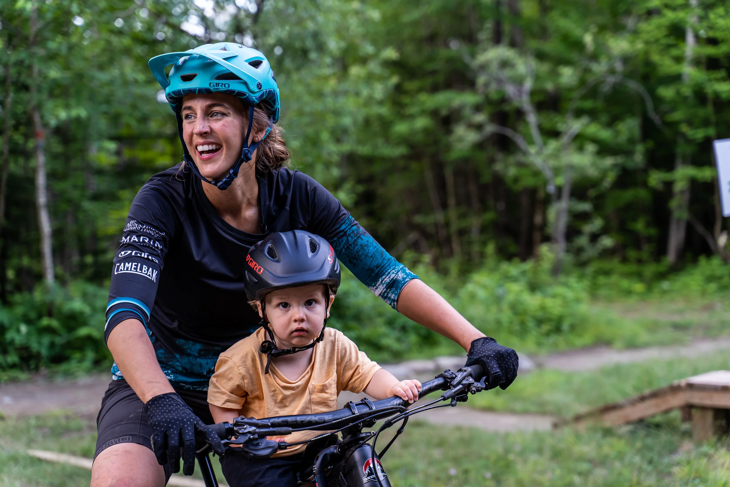 Andréanne Pichette et son fils au parc d’habiletés // Photo Gabriel Gakwaya de MTBQC