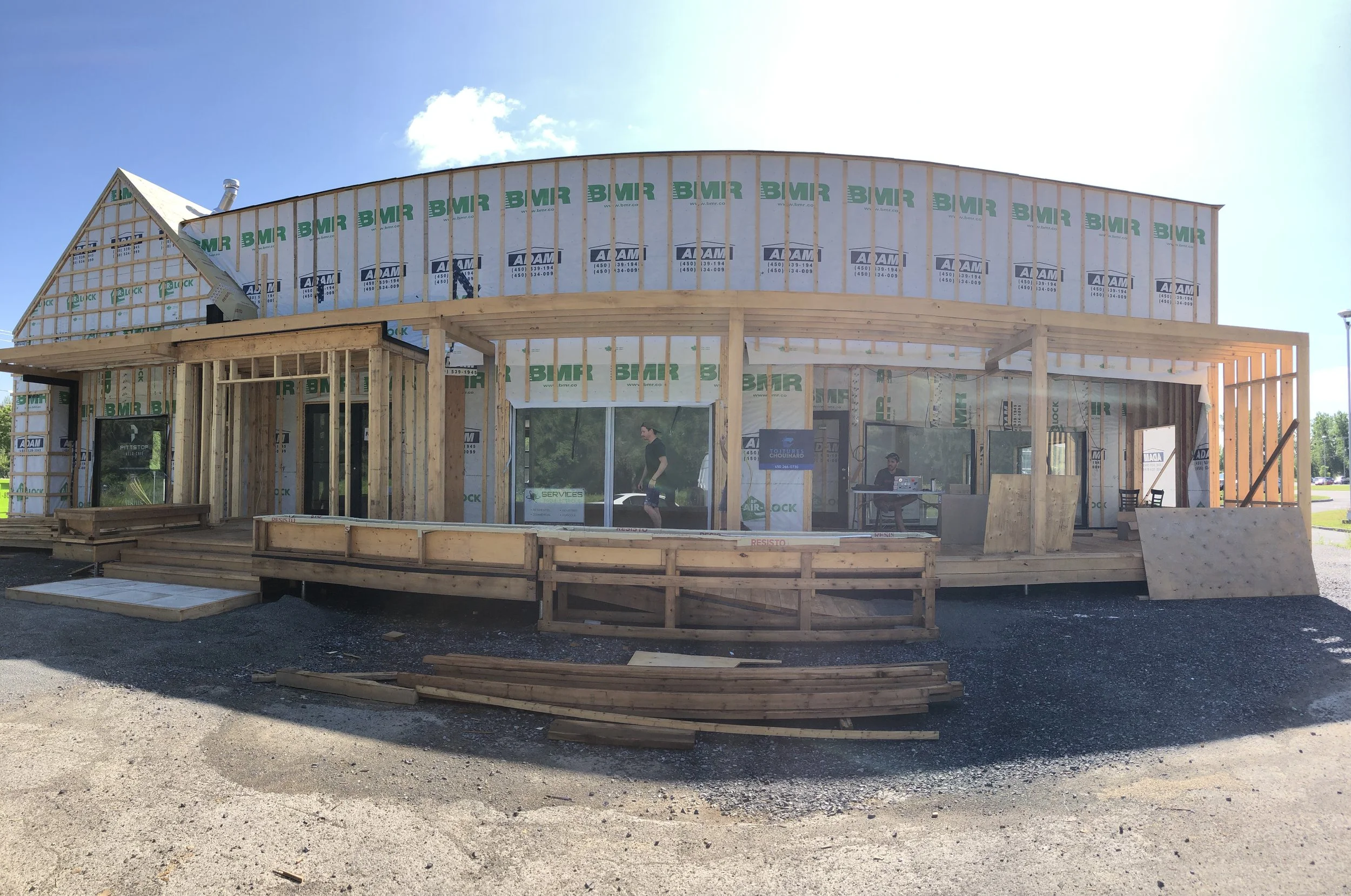  La boutique qui prend forme 