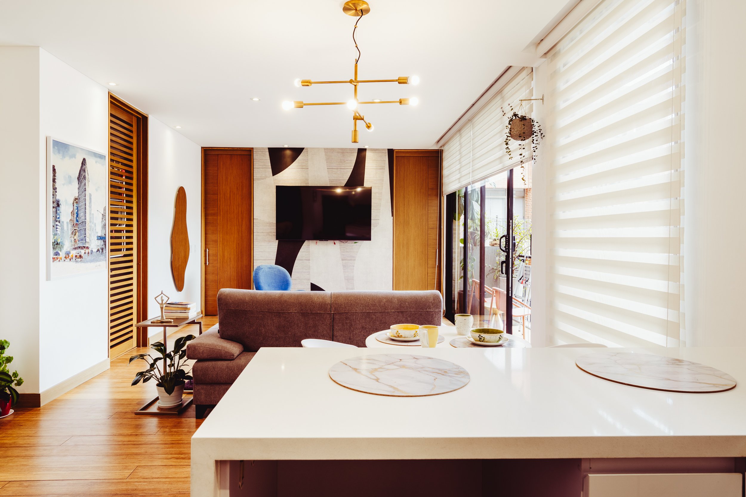 Vista general del espacio de apartamento Airbnb en Chicó Norte, Bogotá — Mauricio Candela