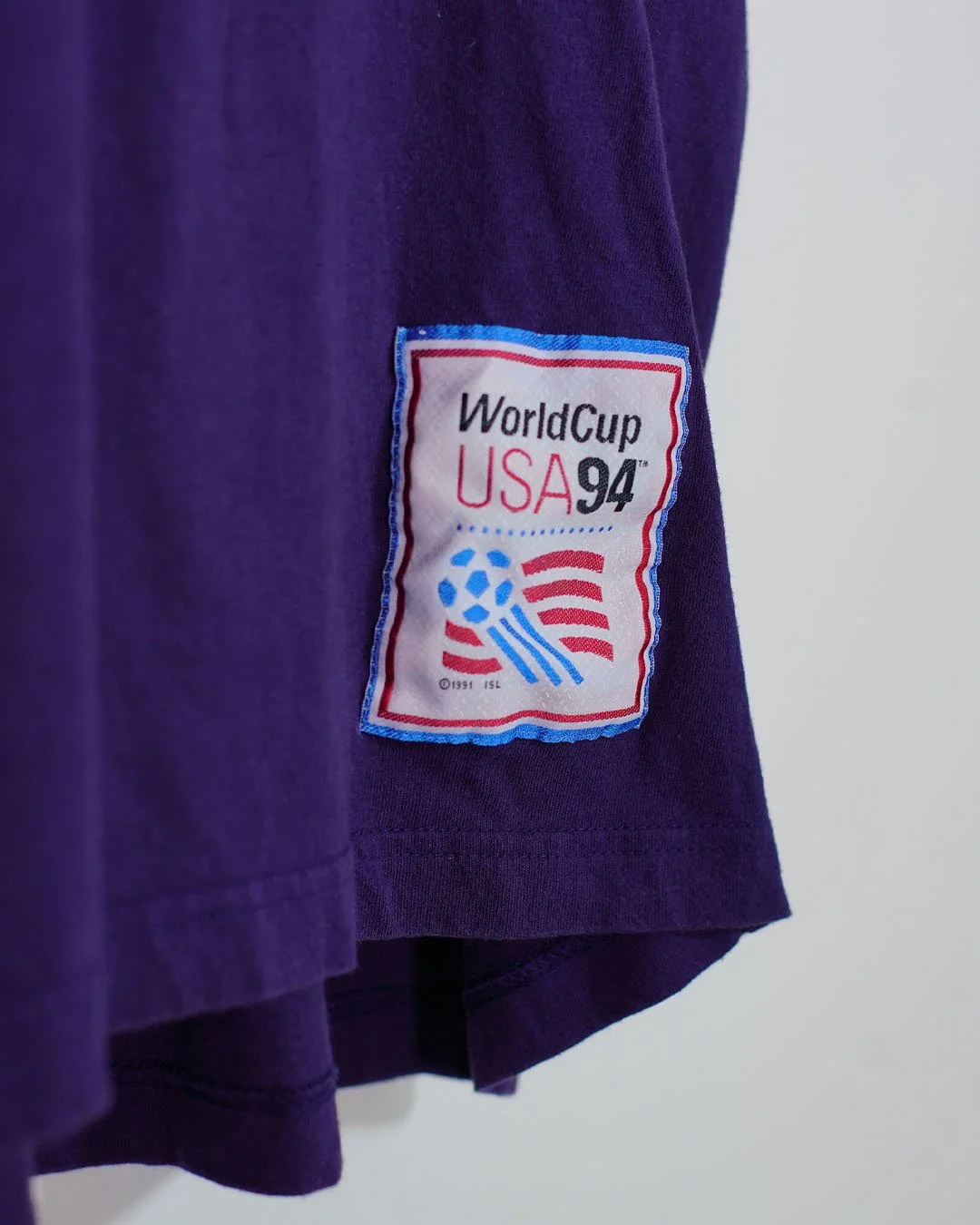 USA94_VTG_Tee_WorldCupCrest.jpg
