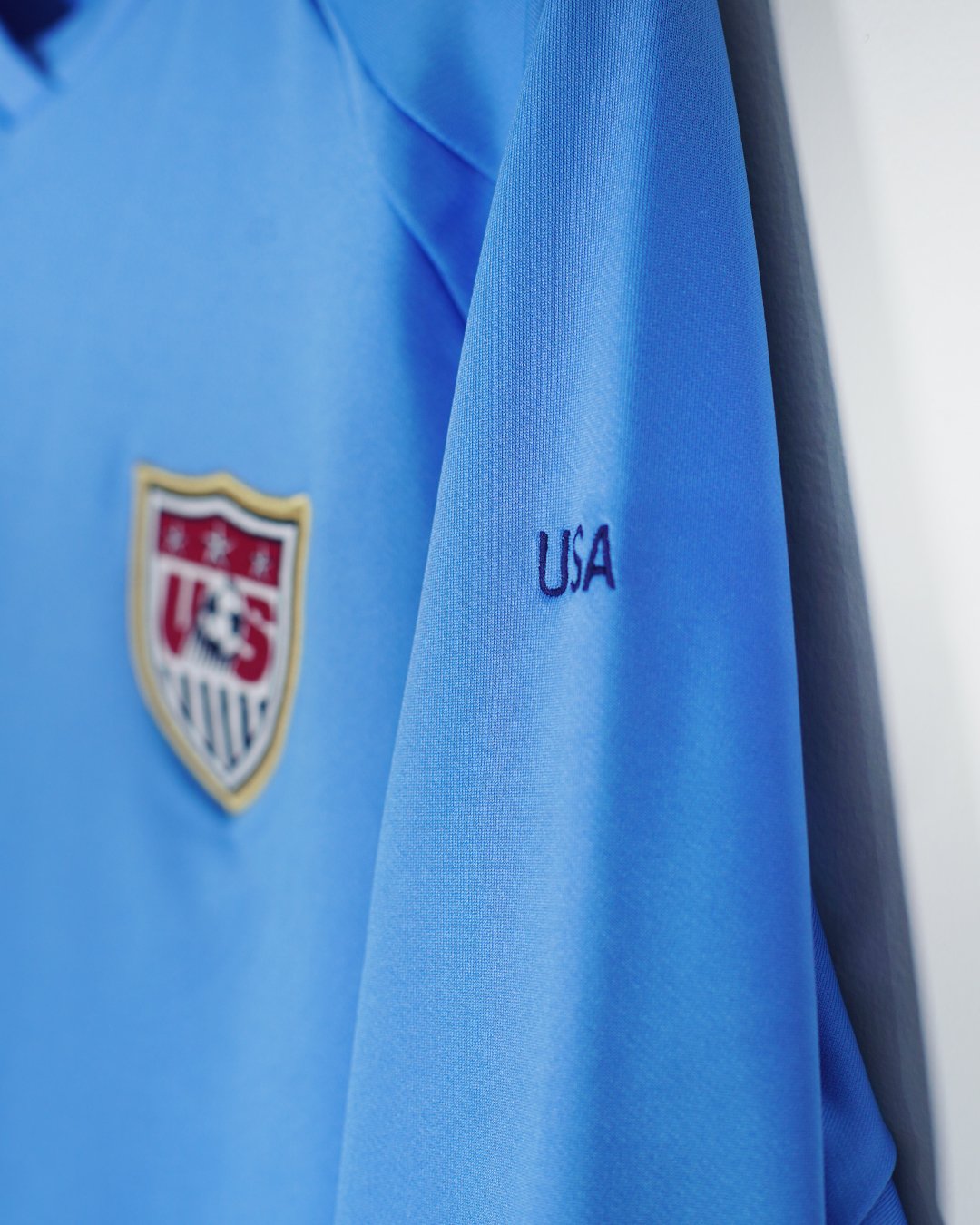 USA_TrainingTop_Sleeve_USA.jpg