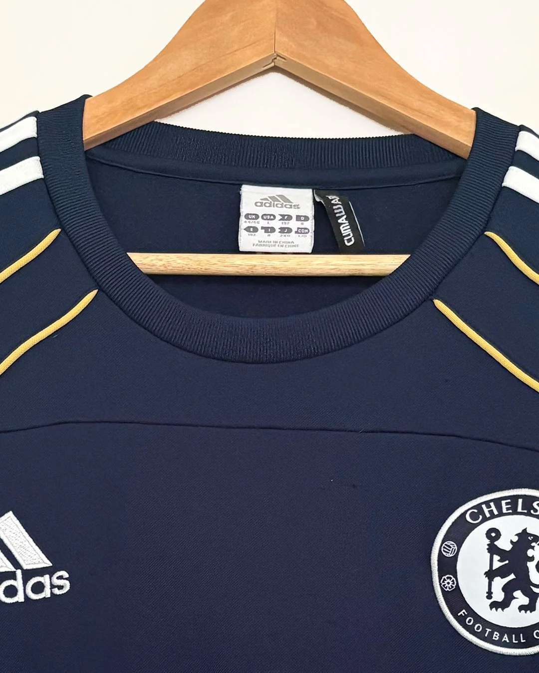 Chelsea_TrainingTop_Size_AdultLarge.jpg