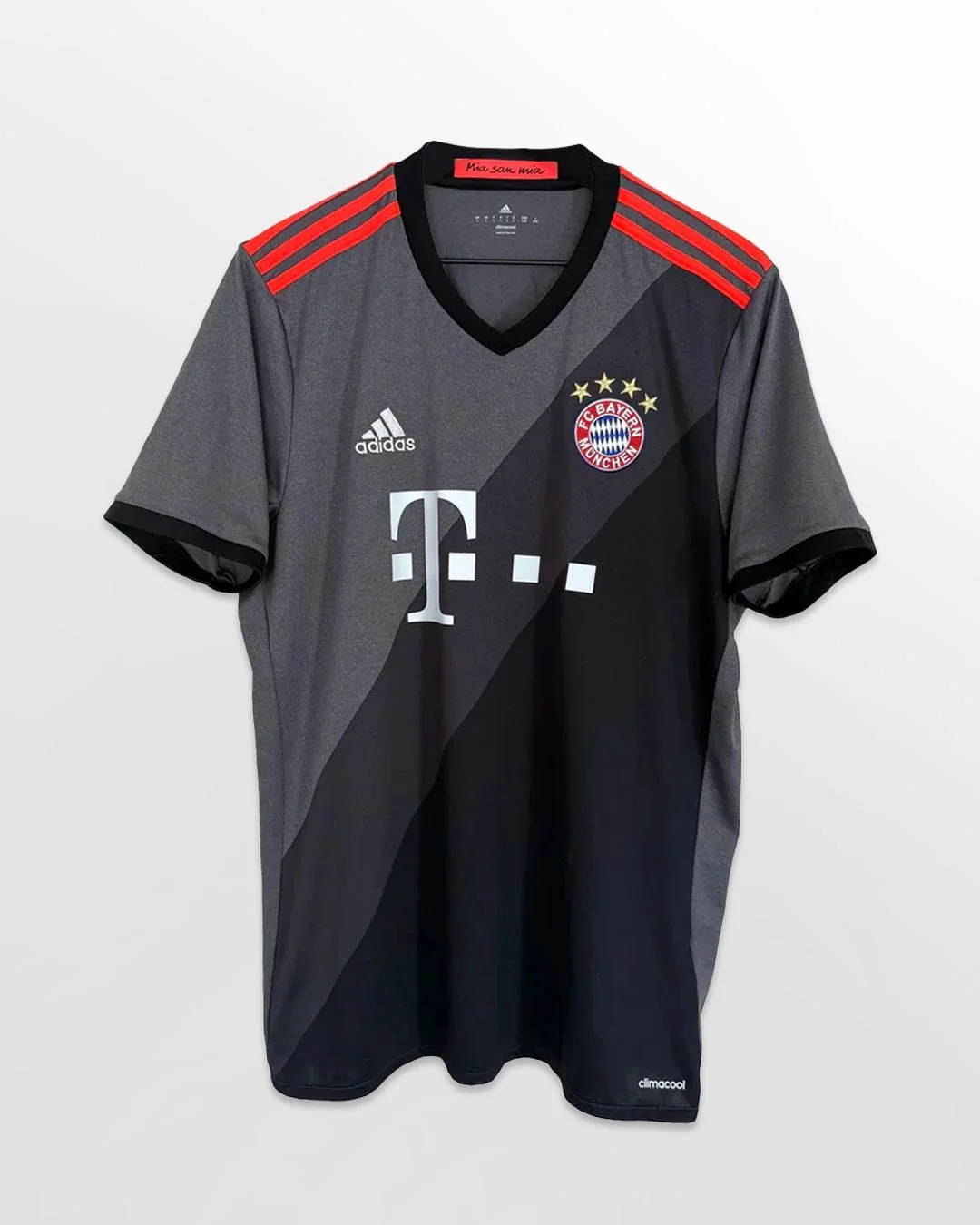 2016 Bayern Away (AL)