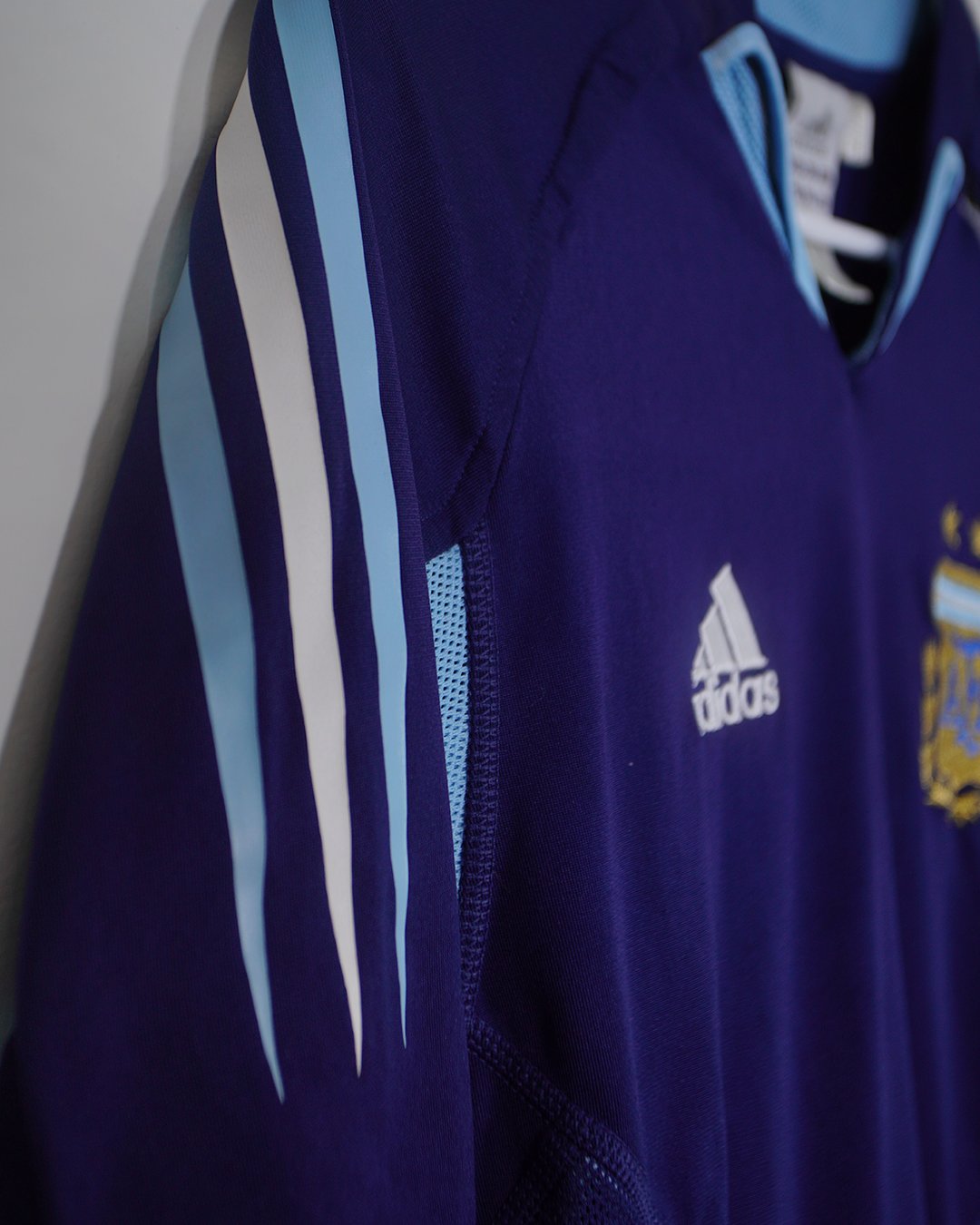 2004_Argentina_Away_Sleeve1.jpg