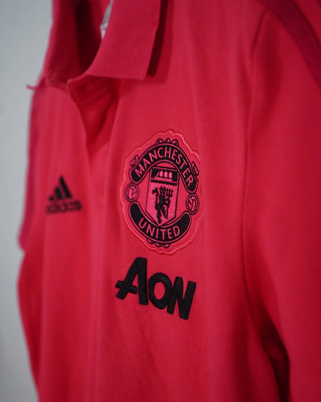 ManUnited_Polo_Crest.jpg