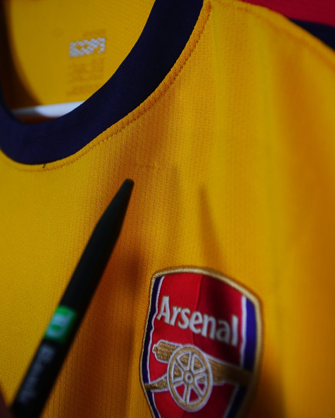 2008:09_Arsenal_Away_Flaw2.jpg