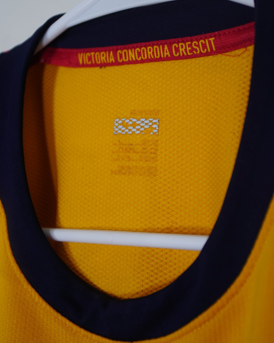 2008:09_Arsenal_Away_SizeTag_AdultLarge.jpg