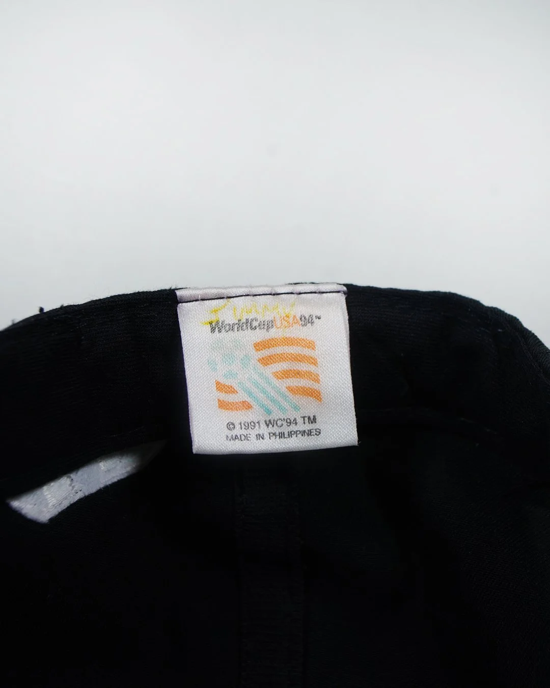 USA94_Hat_BlackRed_Tag.jpg